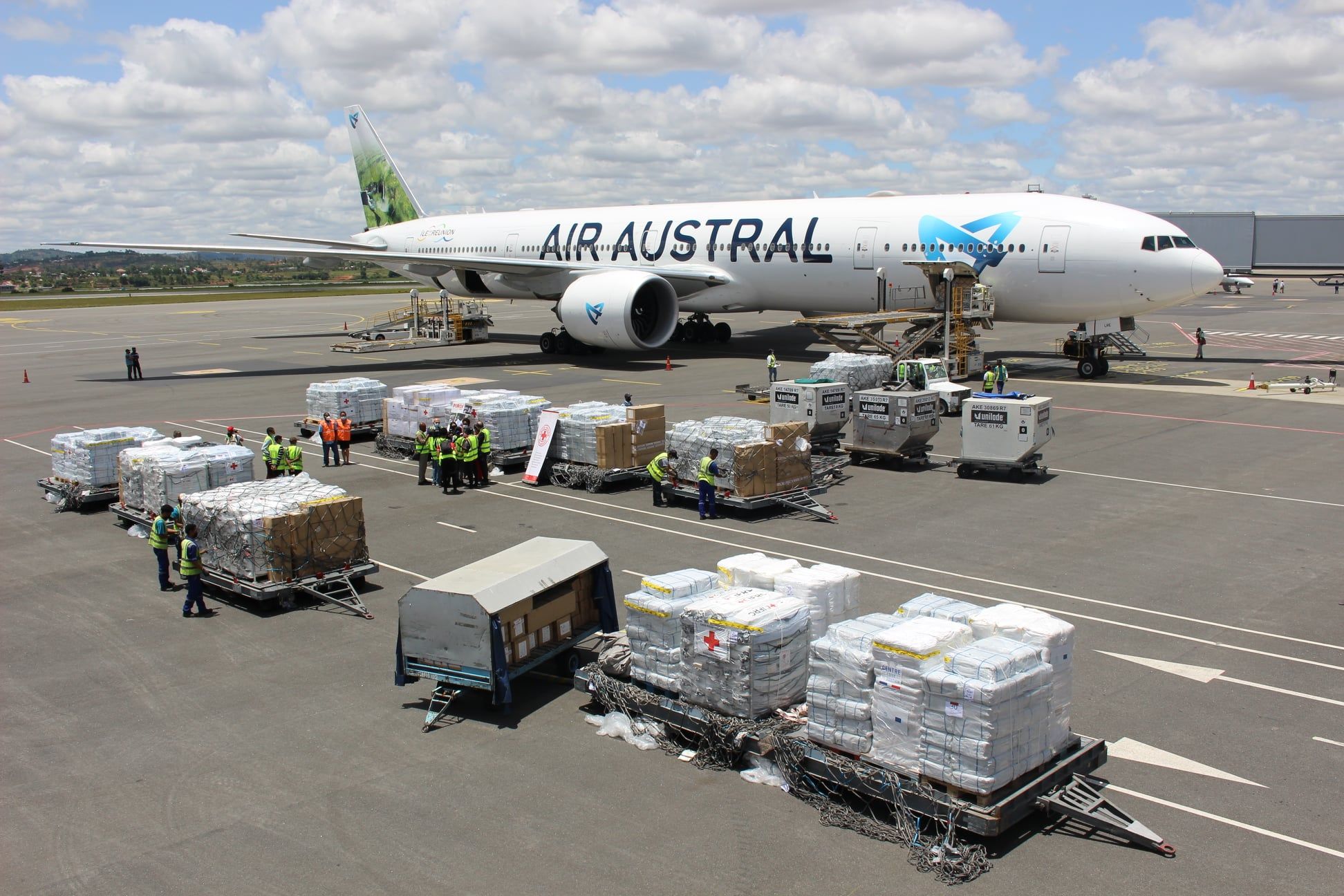 Good Deed: Air Austral Flies 37 Tonnes Of Aid To Madagascar