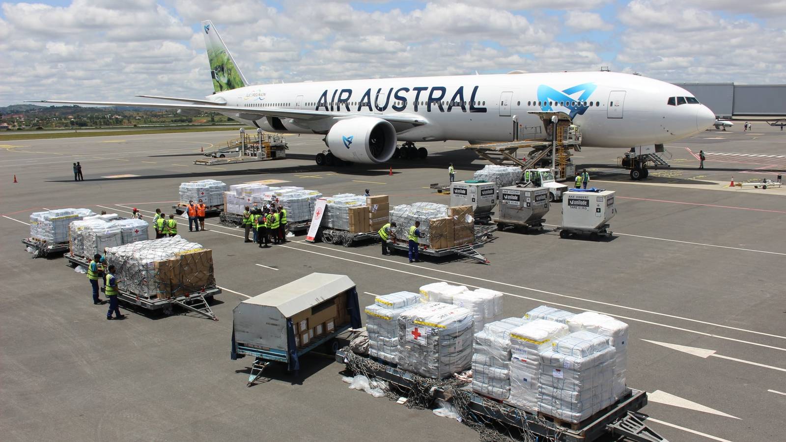 Good Deed: Air Austral Flies 37 Tonnes Of Aid To Madagascar