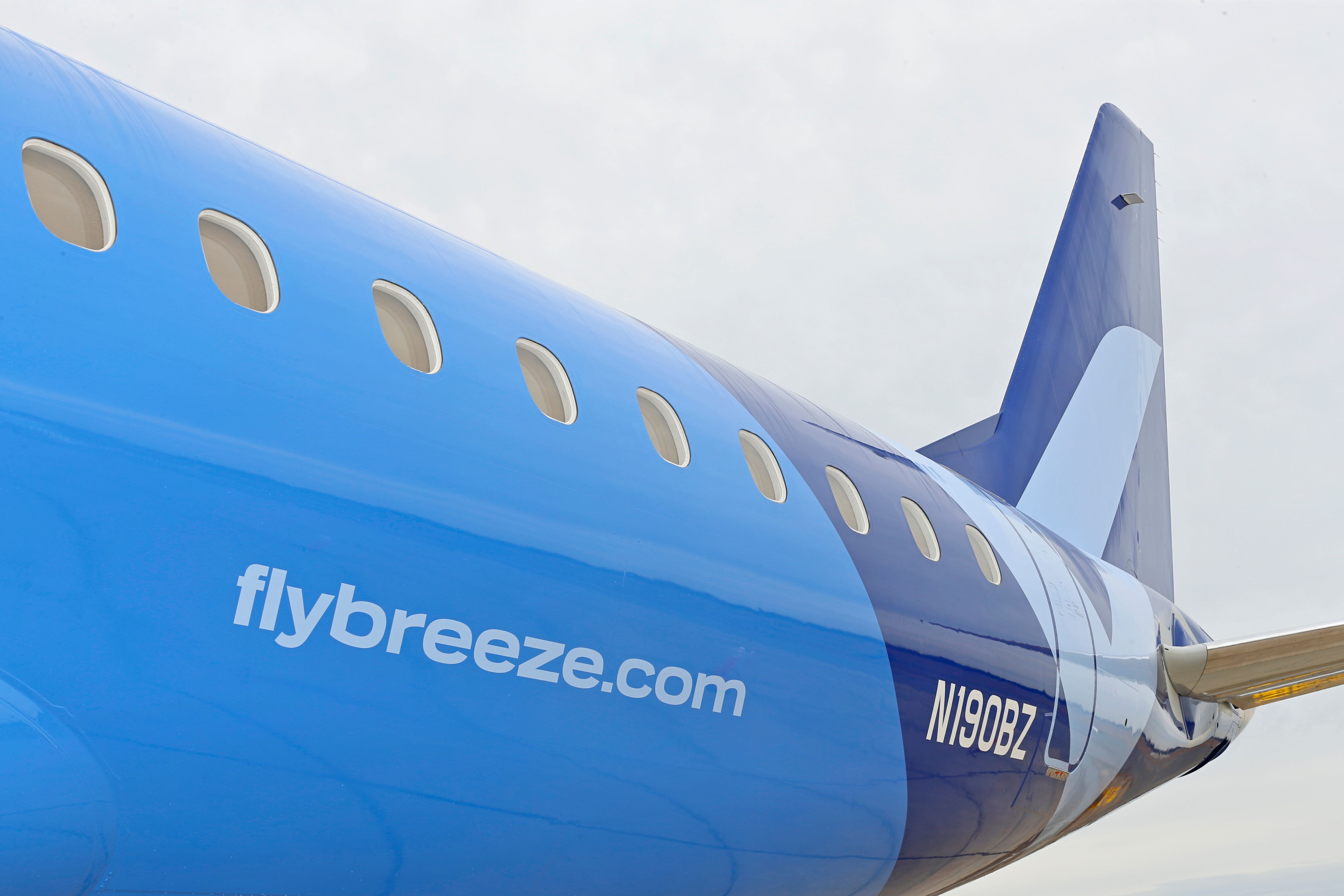 David Neeleman's Breeze Celebrates 1 Year Of Operations