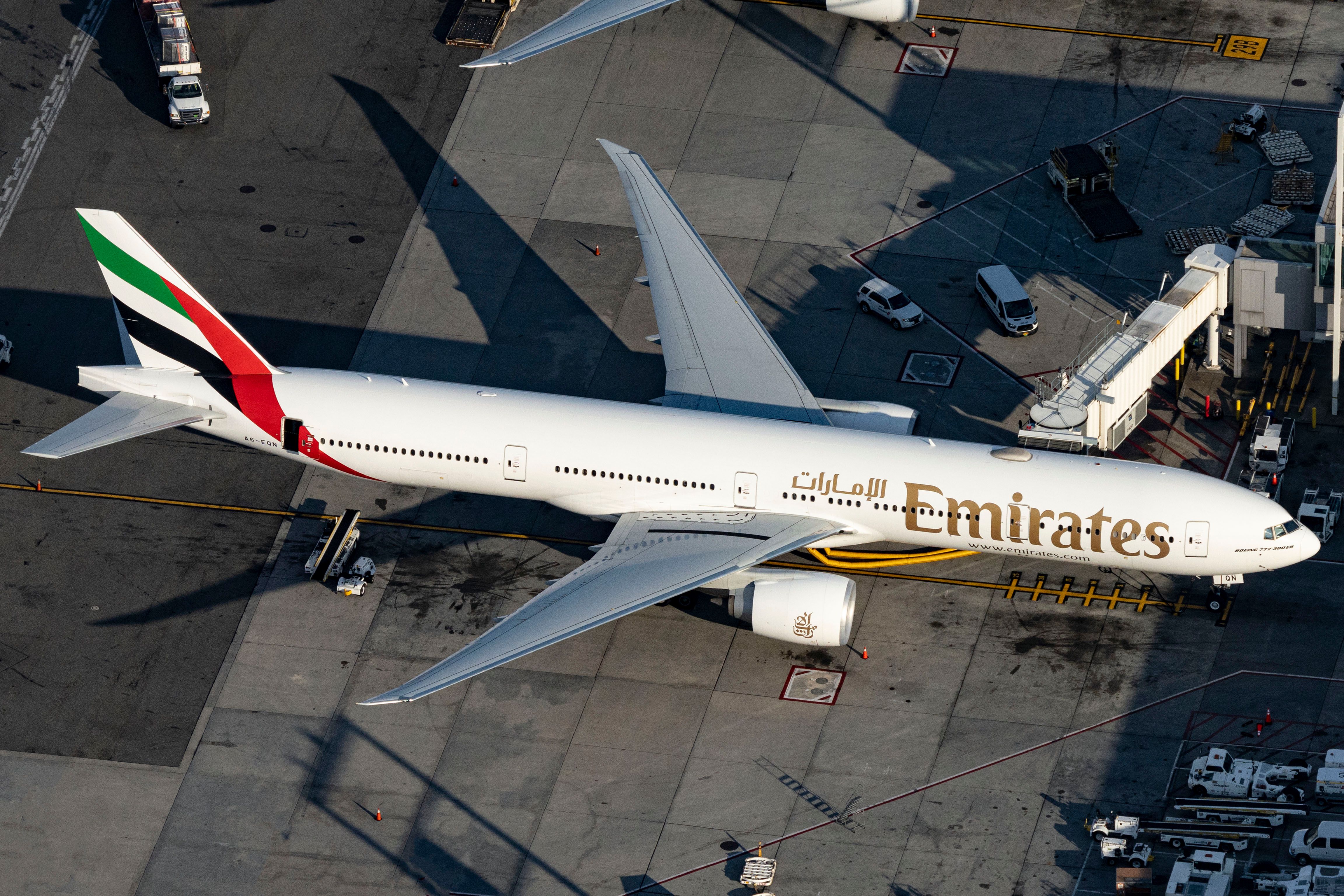 Emirates Boeing 777-31H(ER) A6-EQN