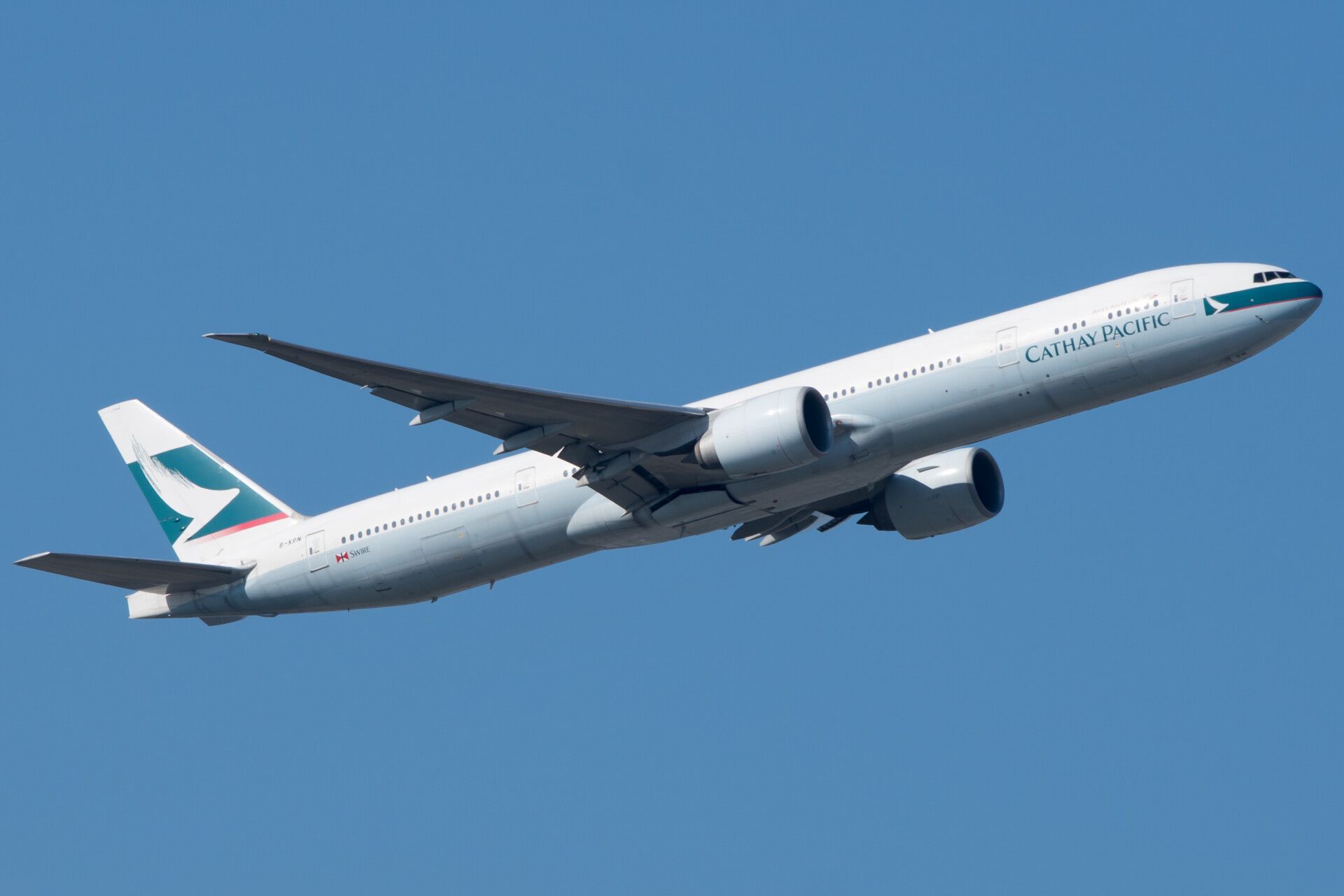 Qatar Airways Now Has 4 Ex-Cathay Pacific Boeing 777s