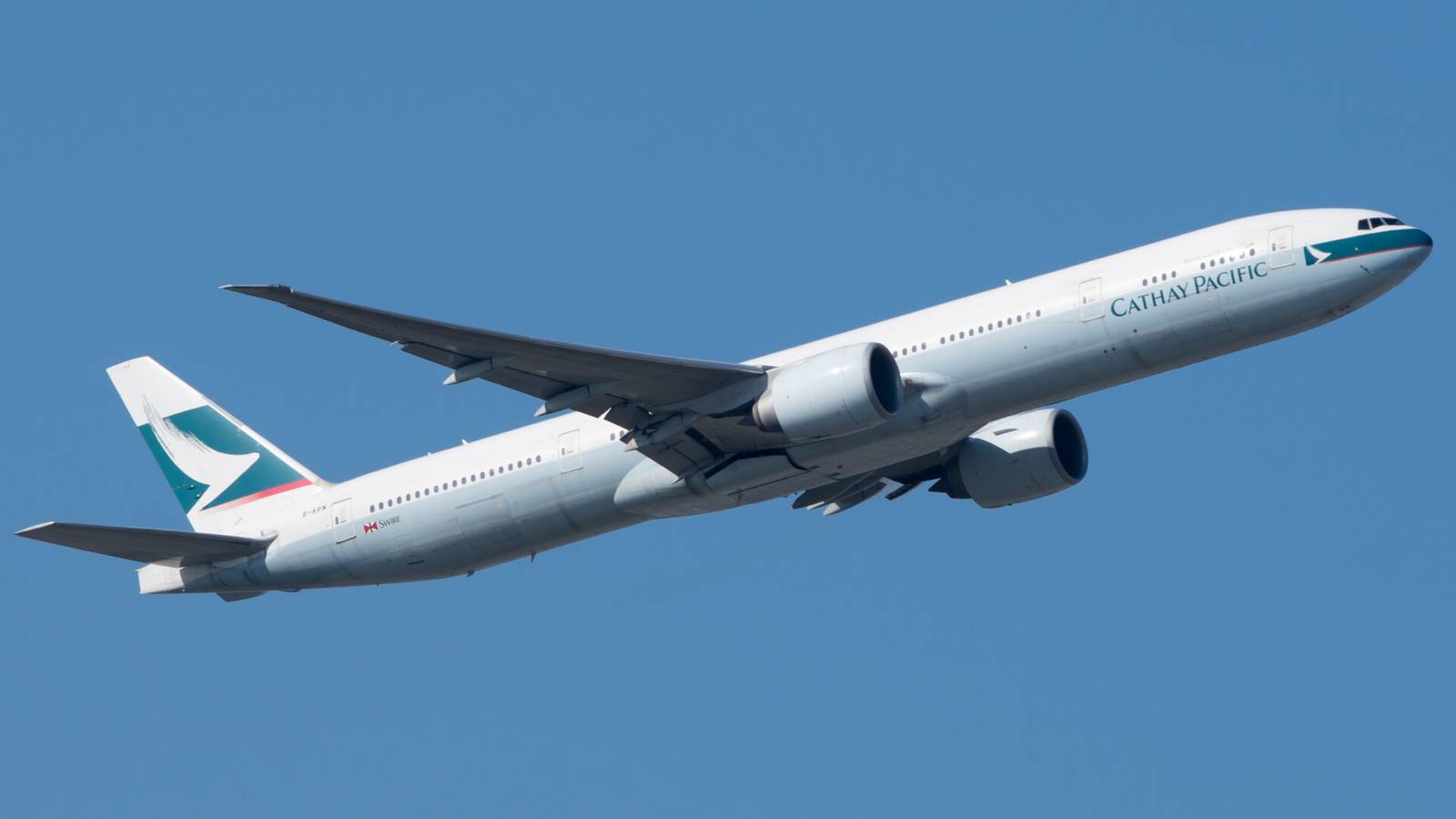 Qatar Airways Now Has 4 Ex-Cathay Pacific Boeing 777s