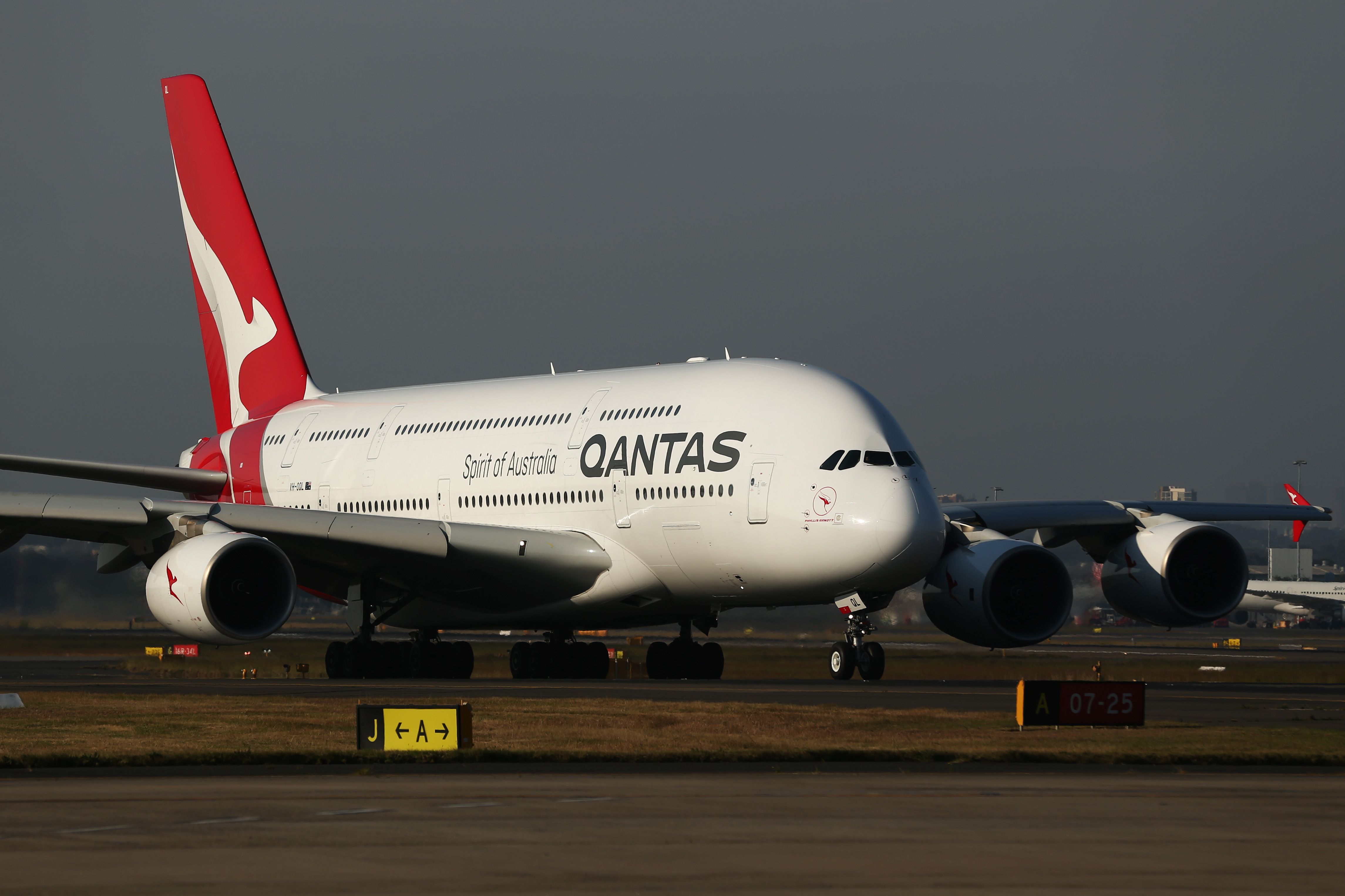 Unions Warn Qantas Pay Changes Could Cause Cabin Crew Exodus