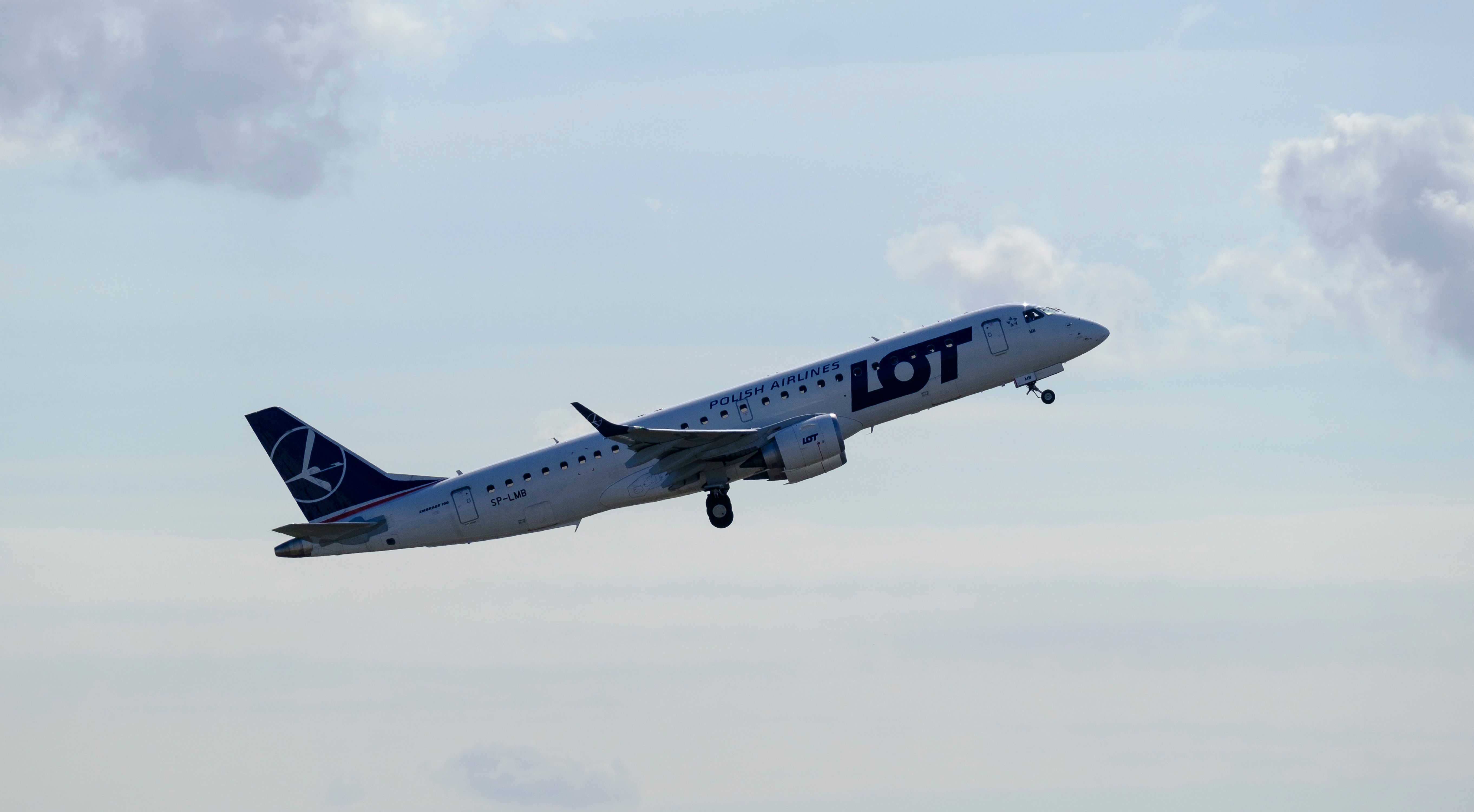 LOT Polish Airlines Domestic Flight Makes International Diversion