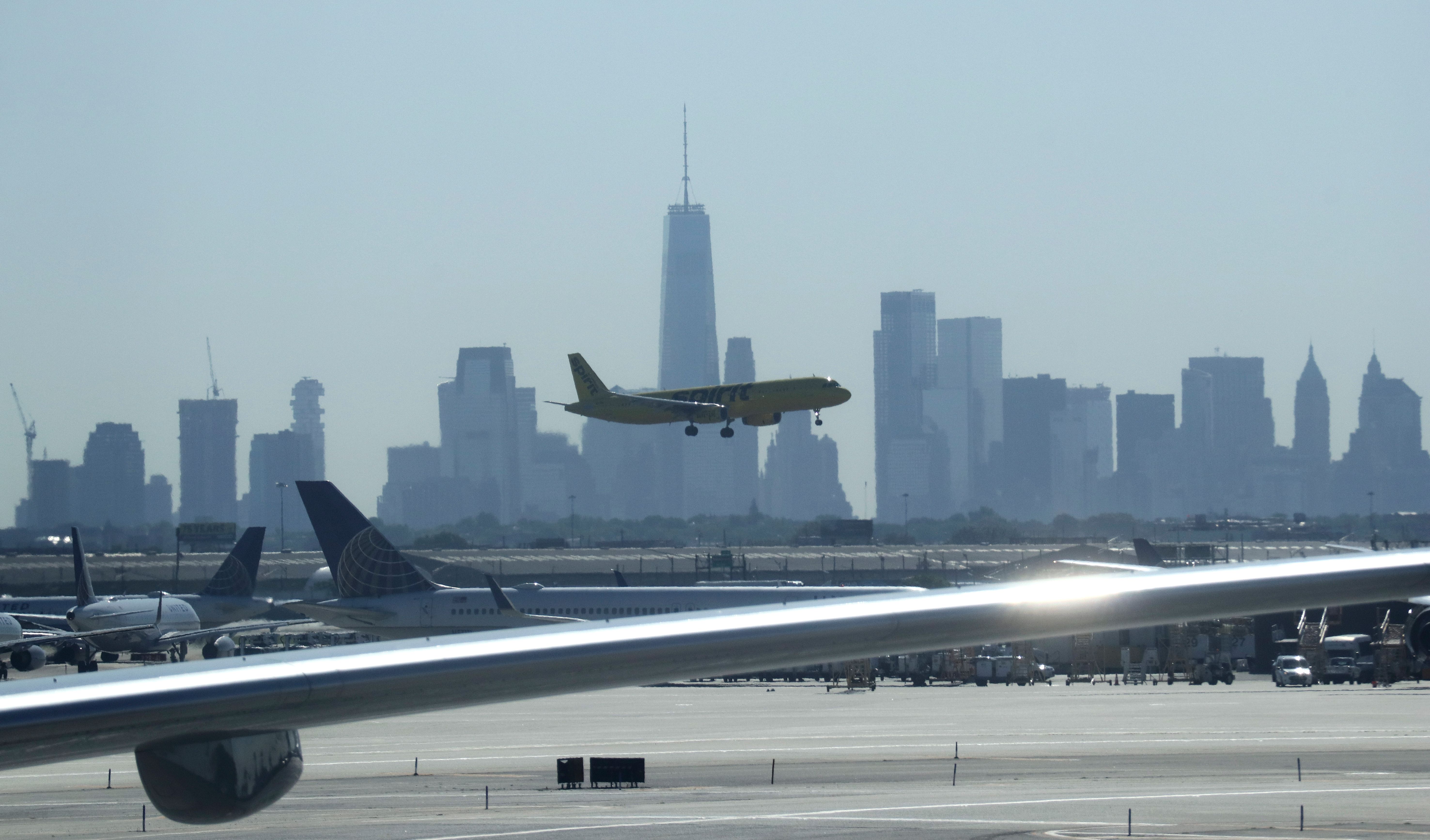 DOT Closer To Reassigning 16 Newark Runway Times To Low-Cost Carriers