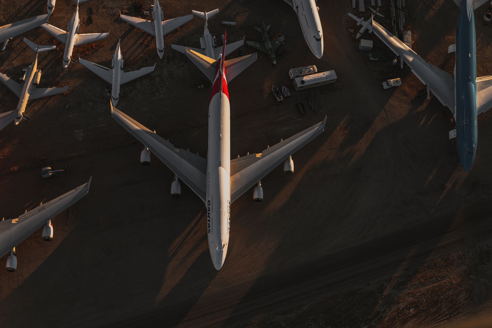 Which Aircraft Have Drawn Pictures With Special Flightpaths?