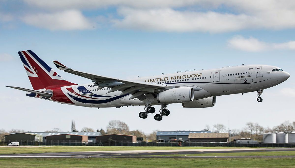 How The Other Half Fly: RAF Voyager Ferries William And Kate On Caribbean Tour