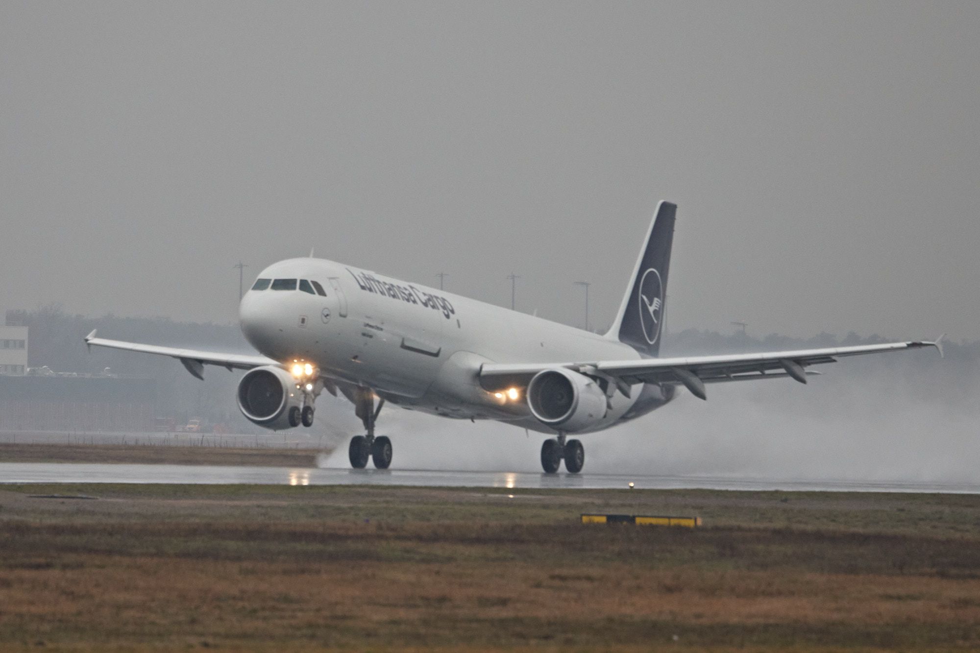 Lufthansa Operates Its First Airbus A321 Converted Freighter