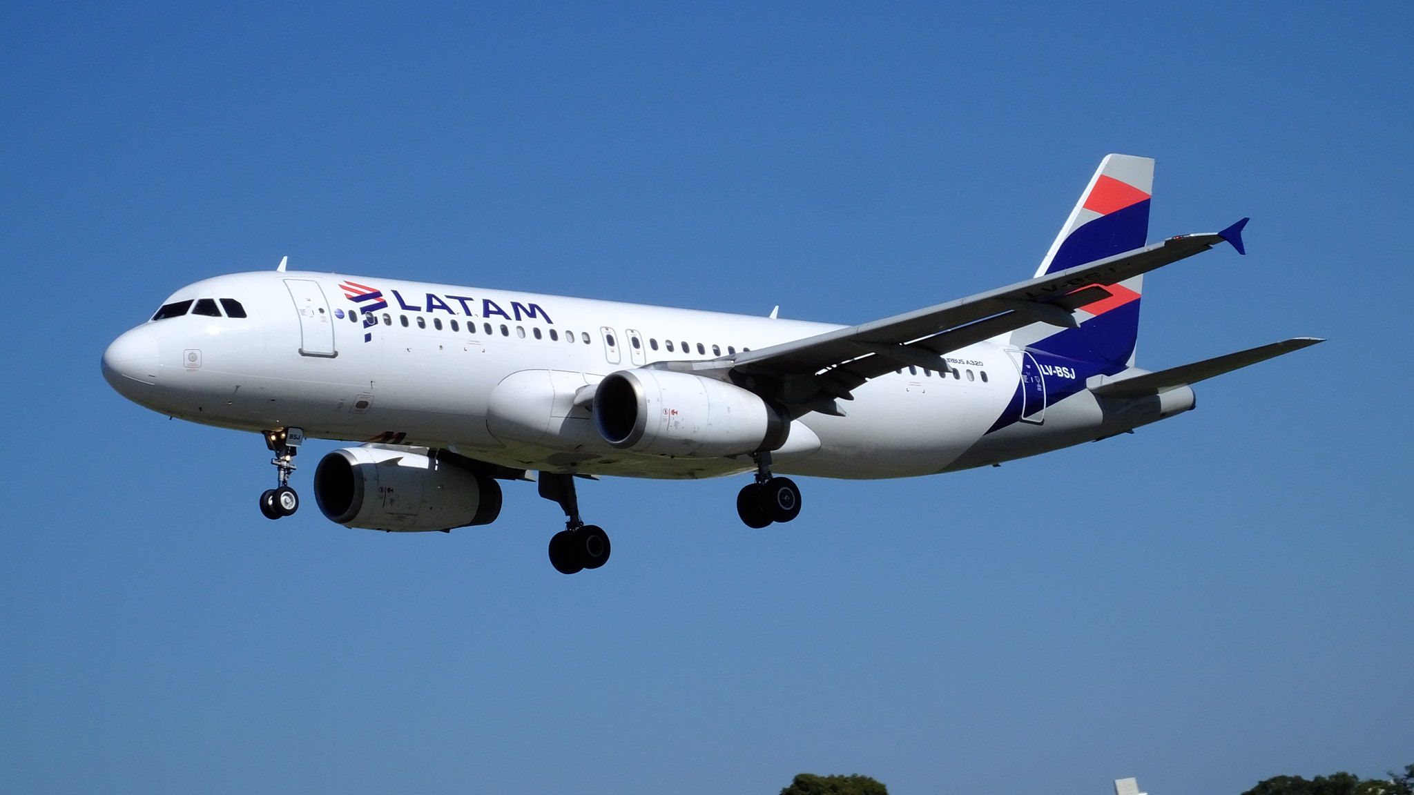 LATAM Airbus A320 Lands With Landing Gear Pointing The Wrong Way