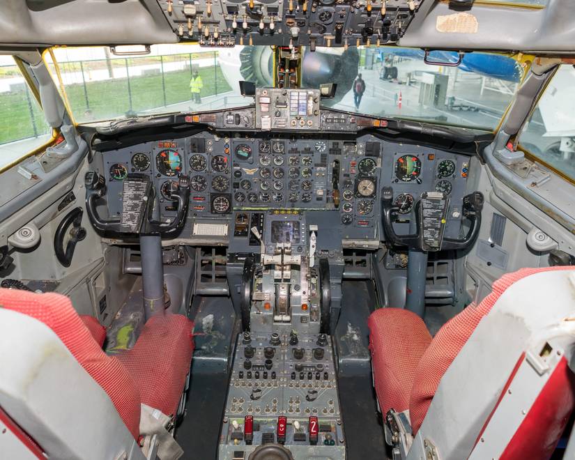 How Has The Boeing 737's Cockpit Evolved Between The Family's Generations?