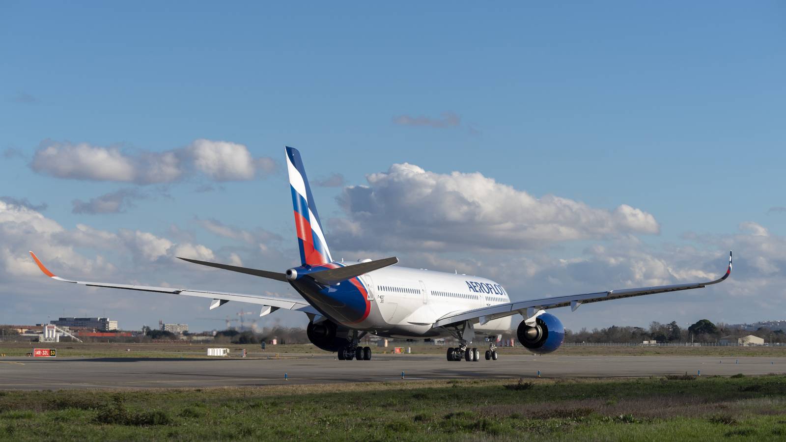 Bermuda Suspends Licences Of Over Half Of Russia's Airline Fleet