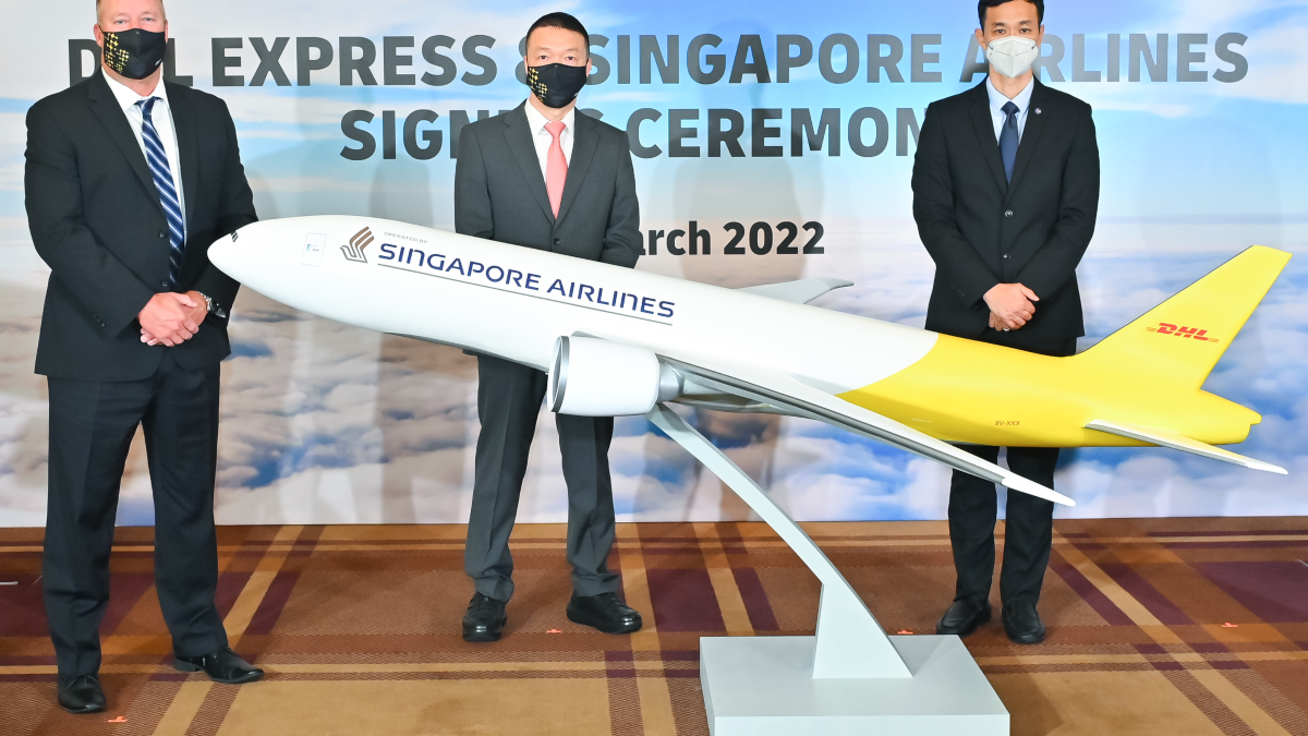 Singapore Airlines Pilots To Fly DHL Boeing 777 Freighters