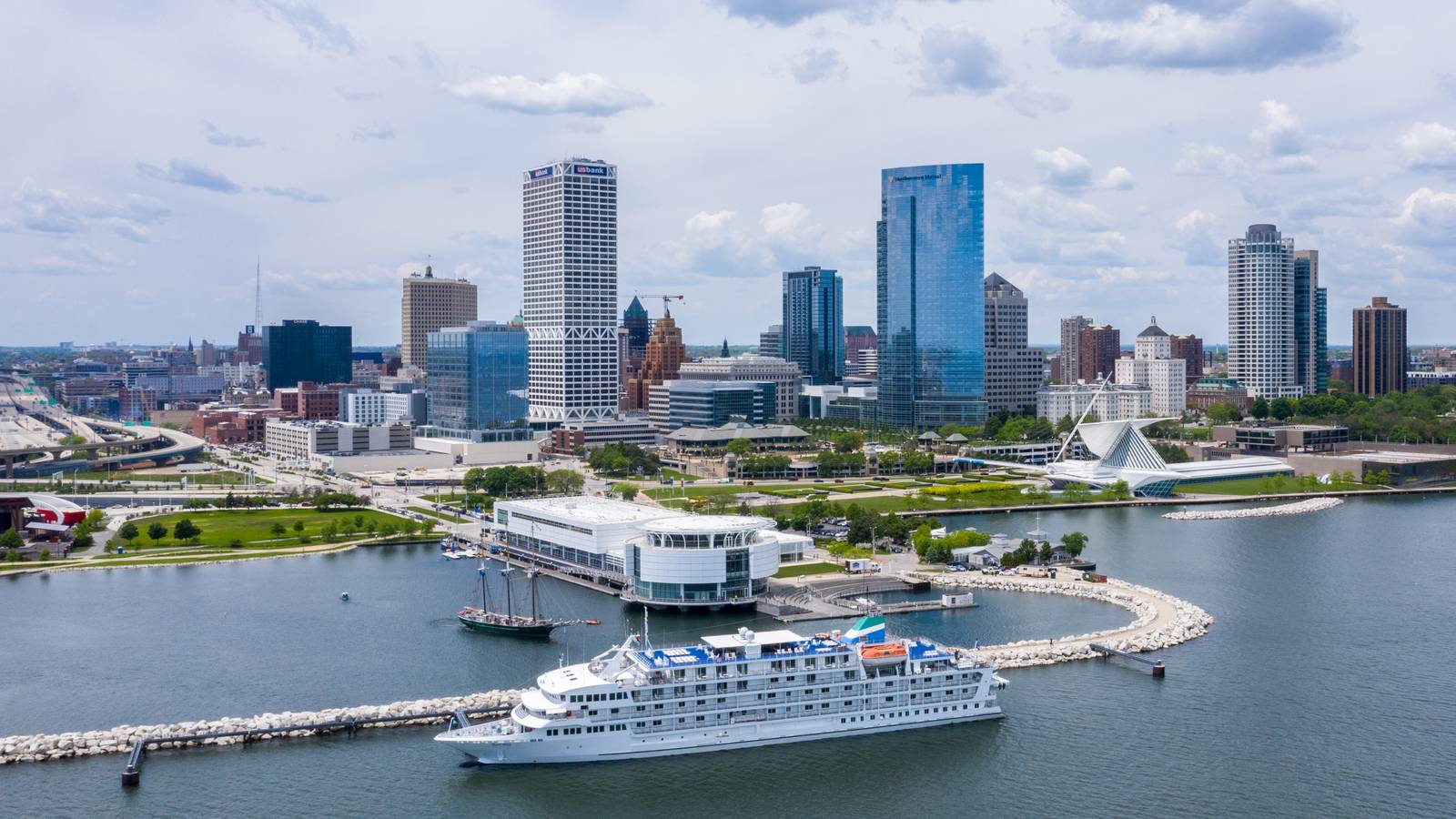 Travelers Flock To MKE To Board 2022 Great Lakes Luxury Cruises