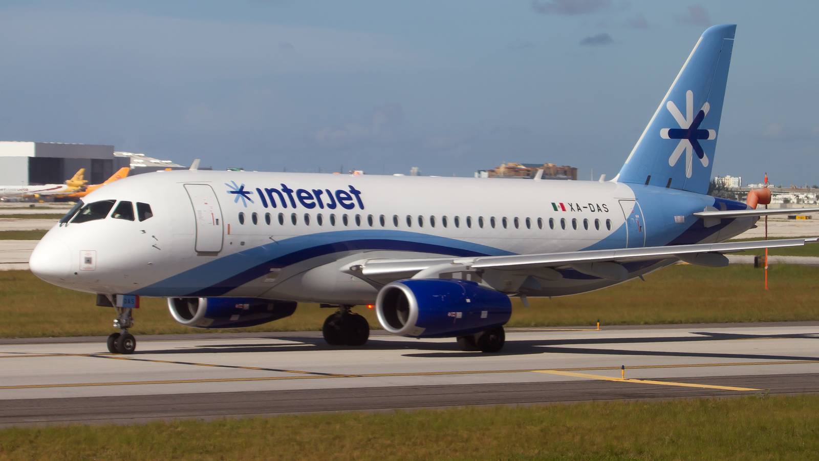 Interjet Will Need To Pay What It Owes Before It's Allowed To Resume Flights
