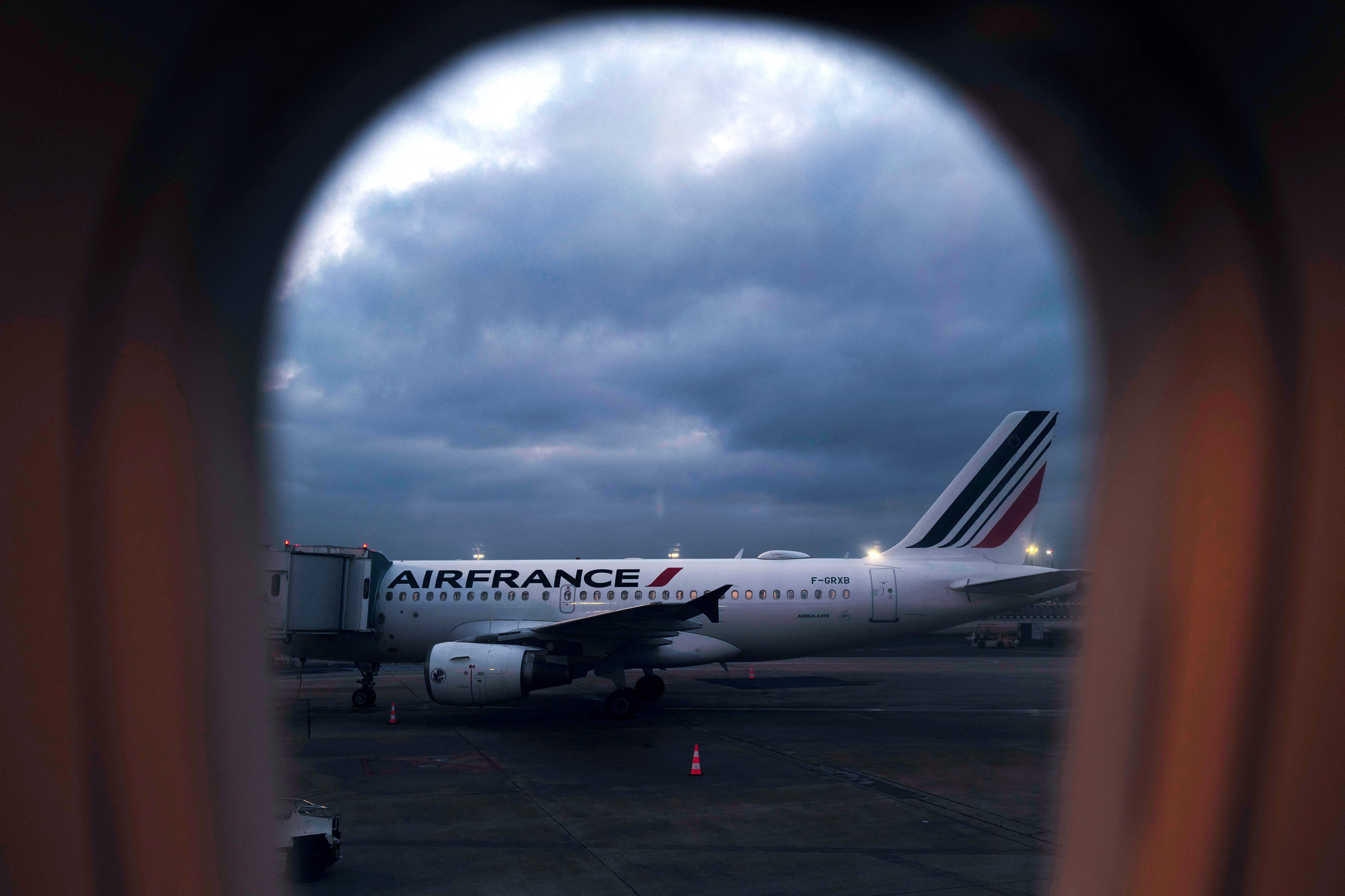 France's Domestic Flight Ban Will Start Next Month
