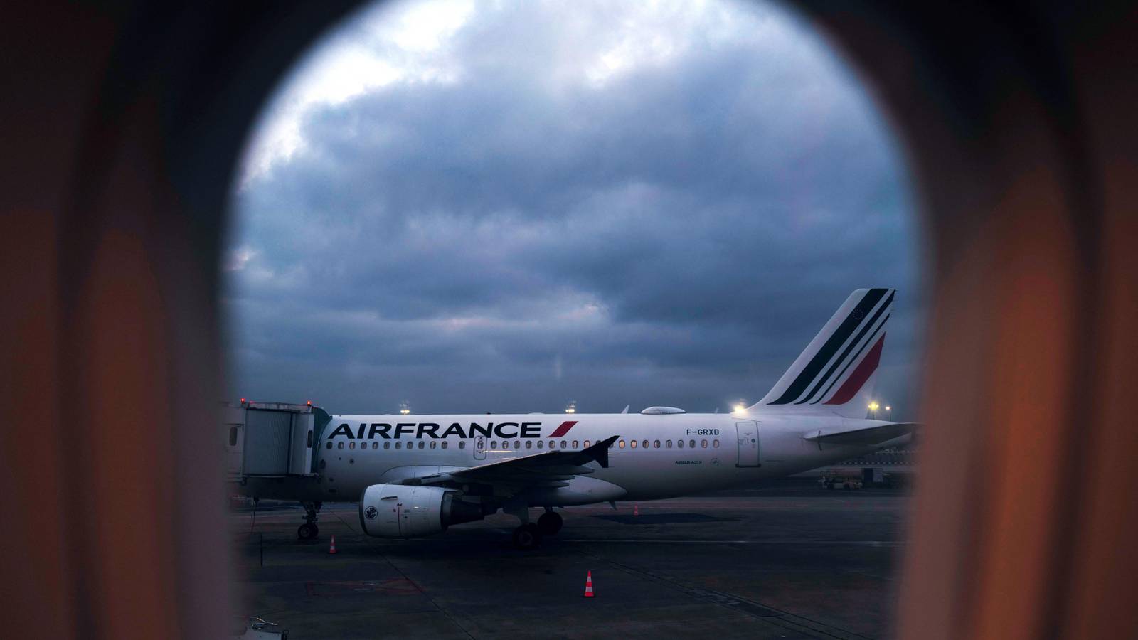 France's Domestic Flight Ban Will Start Next Month