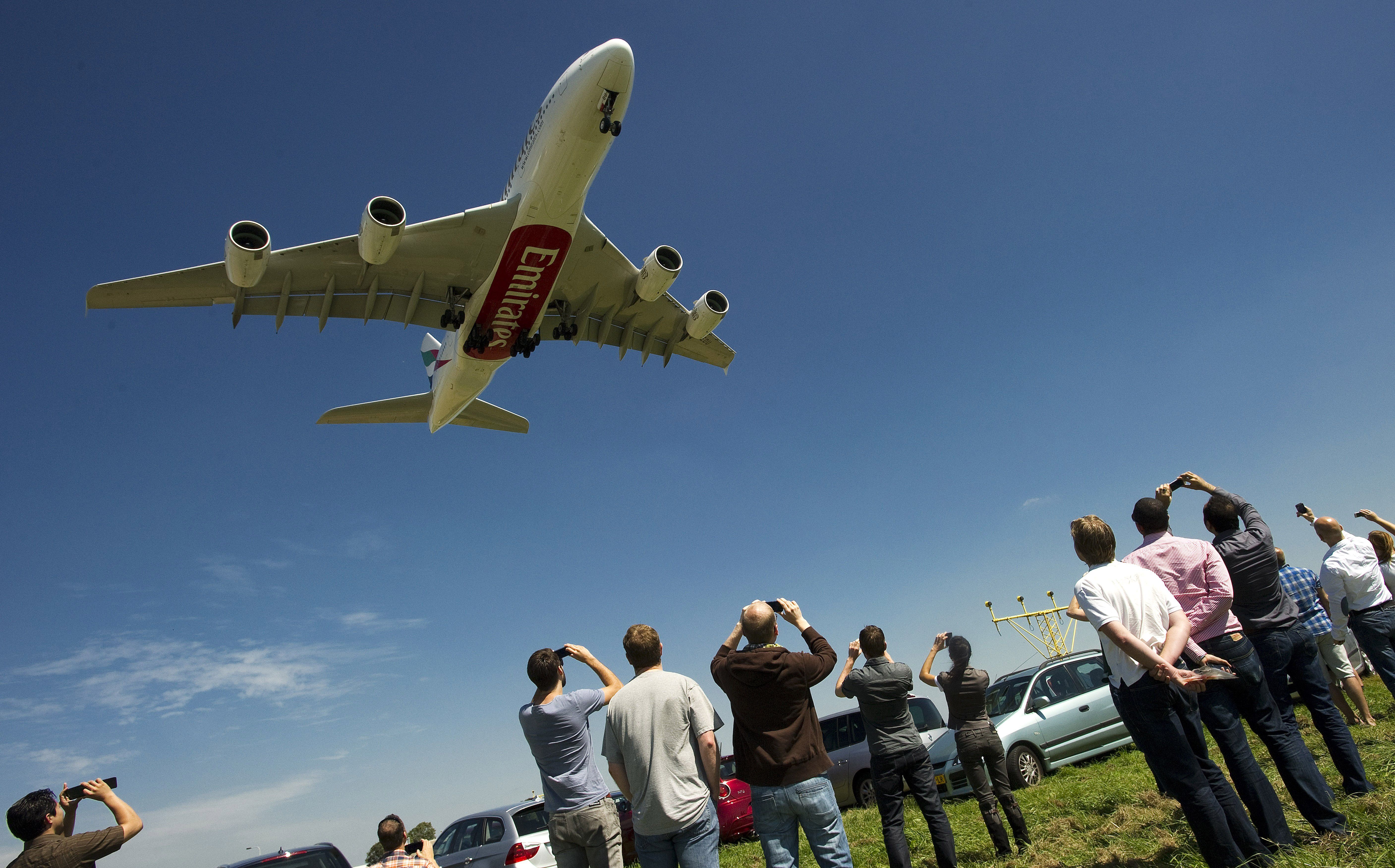 A Popular Hobby: The Evolution Of Planespotting
