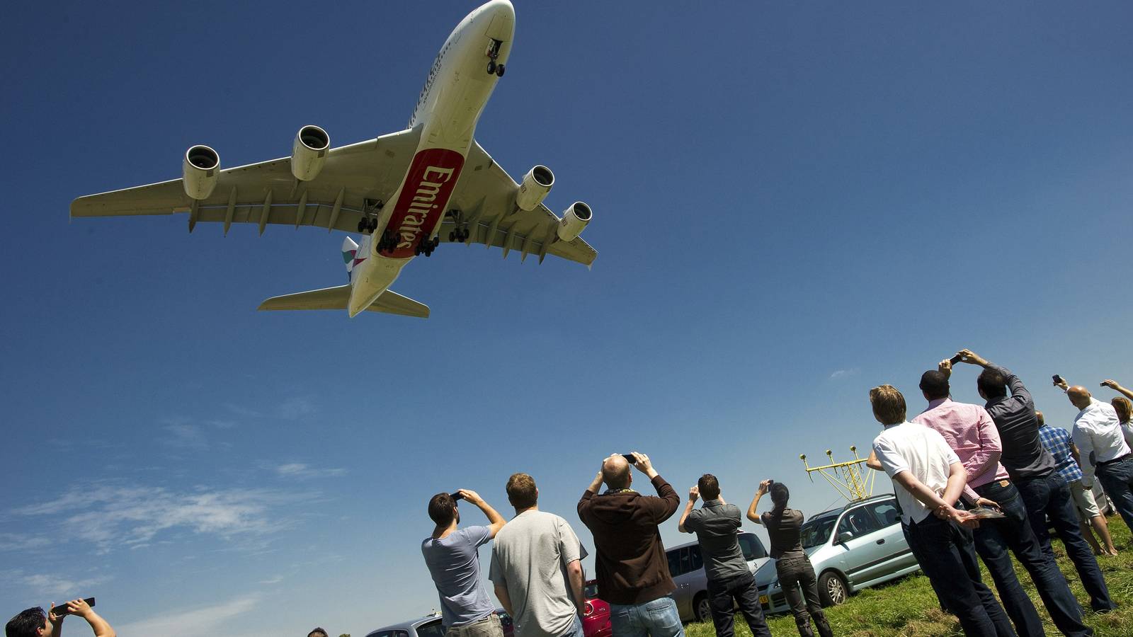 A Popular Hobby: The Evolution Of Planespotting