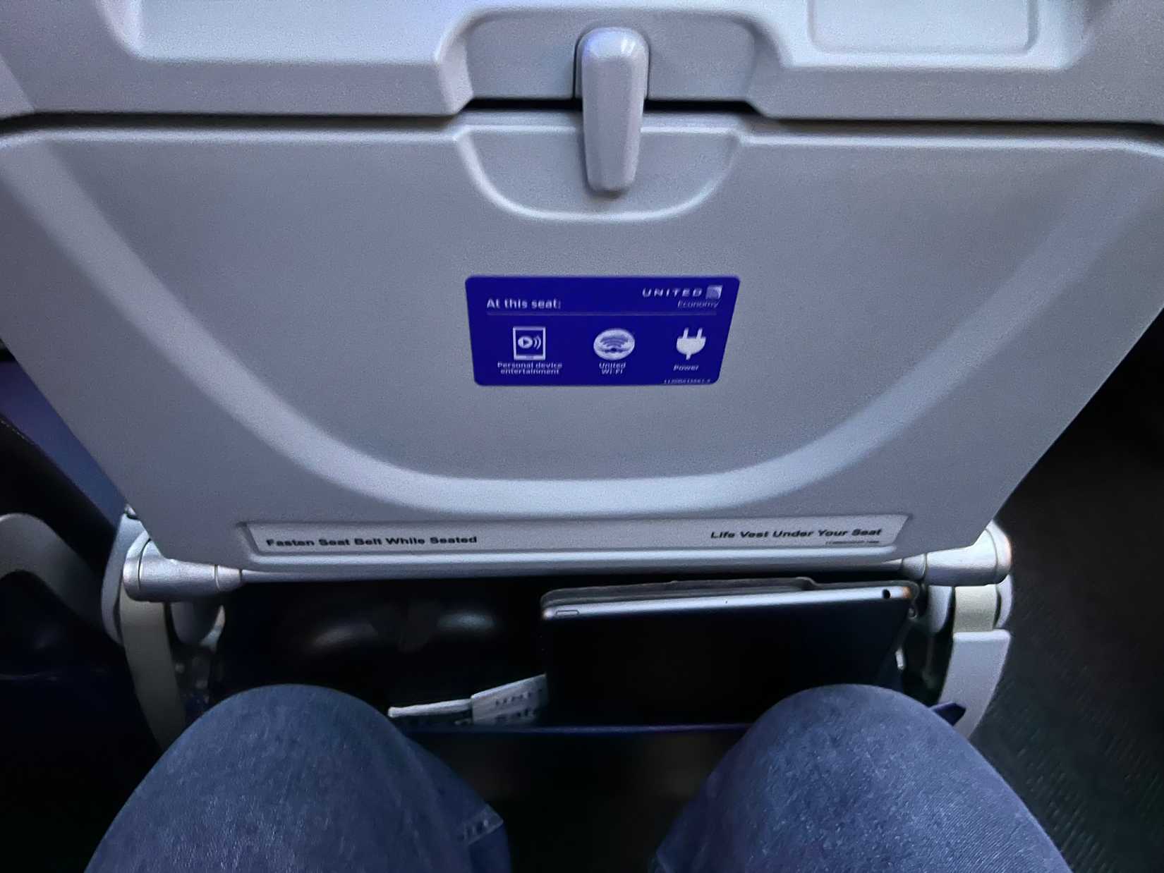 United 787-9 economy