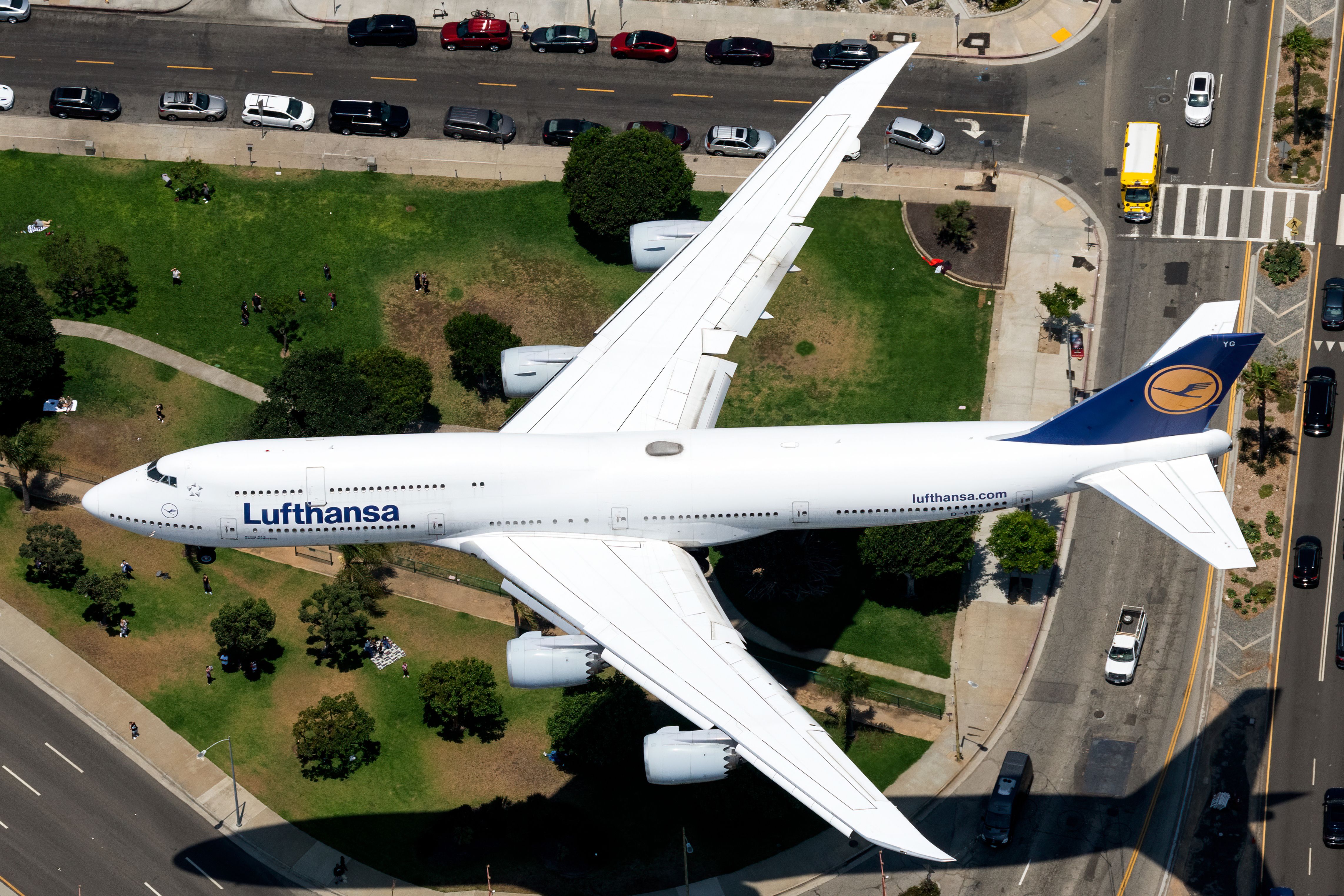 Lufthansa Boeing 747-8 Returns To Frankfurt After Burning Smell
