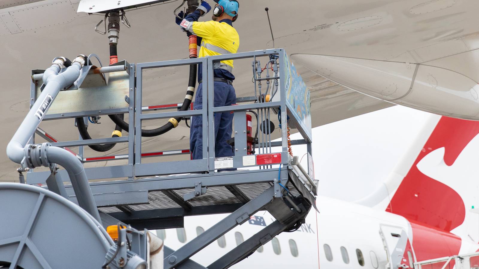The Importance Of Ear Defenders In The Aviation Industry