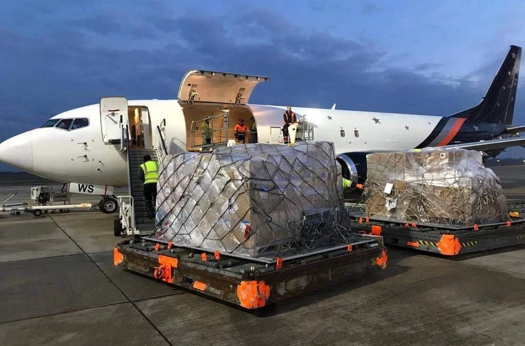 UK Flies Medical Help To Ukraine On 30-Year-Old 737-400