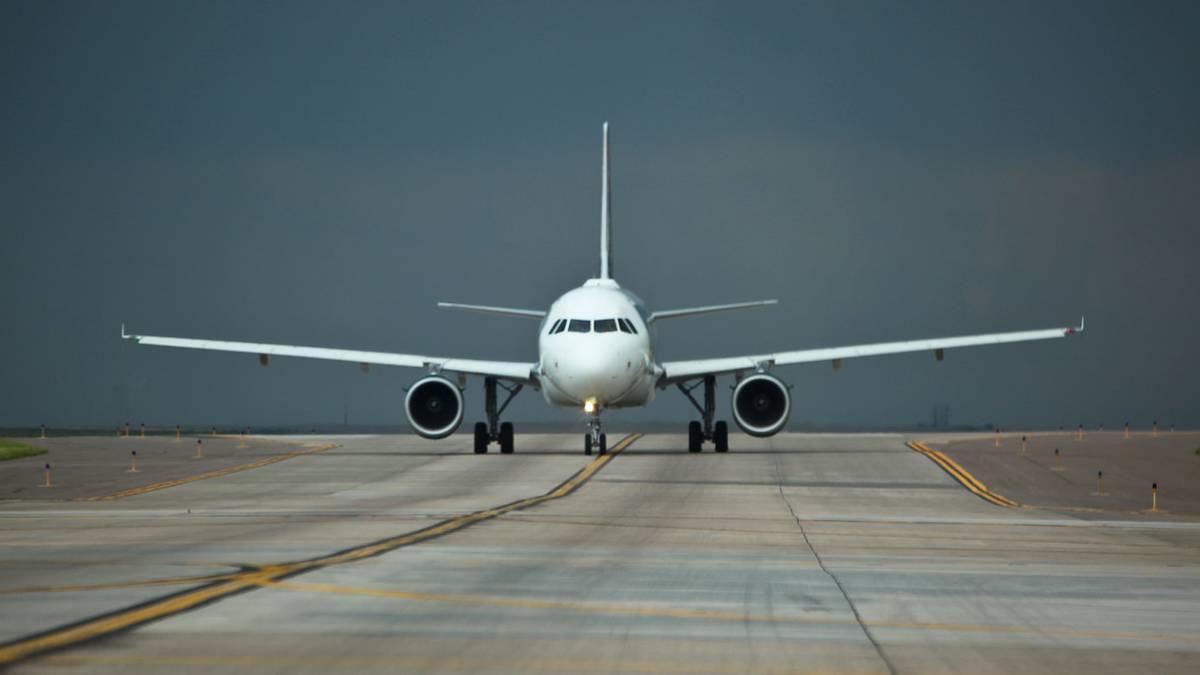 US Airlines Are Cutting Their Schedules Over Fuel Costs