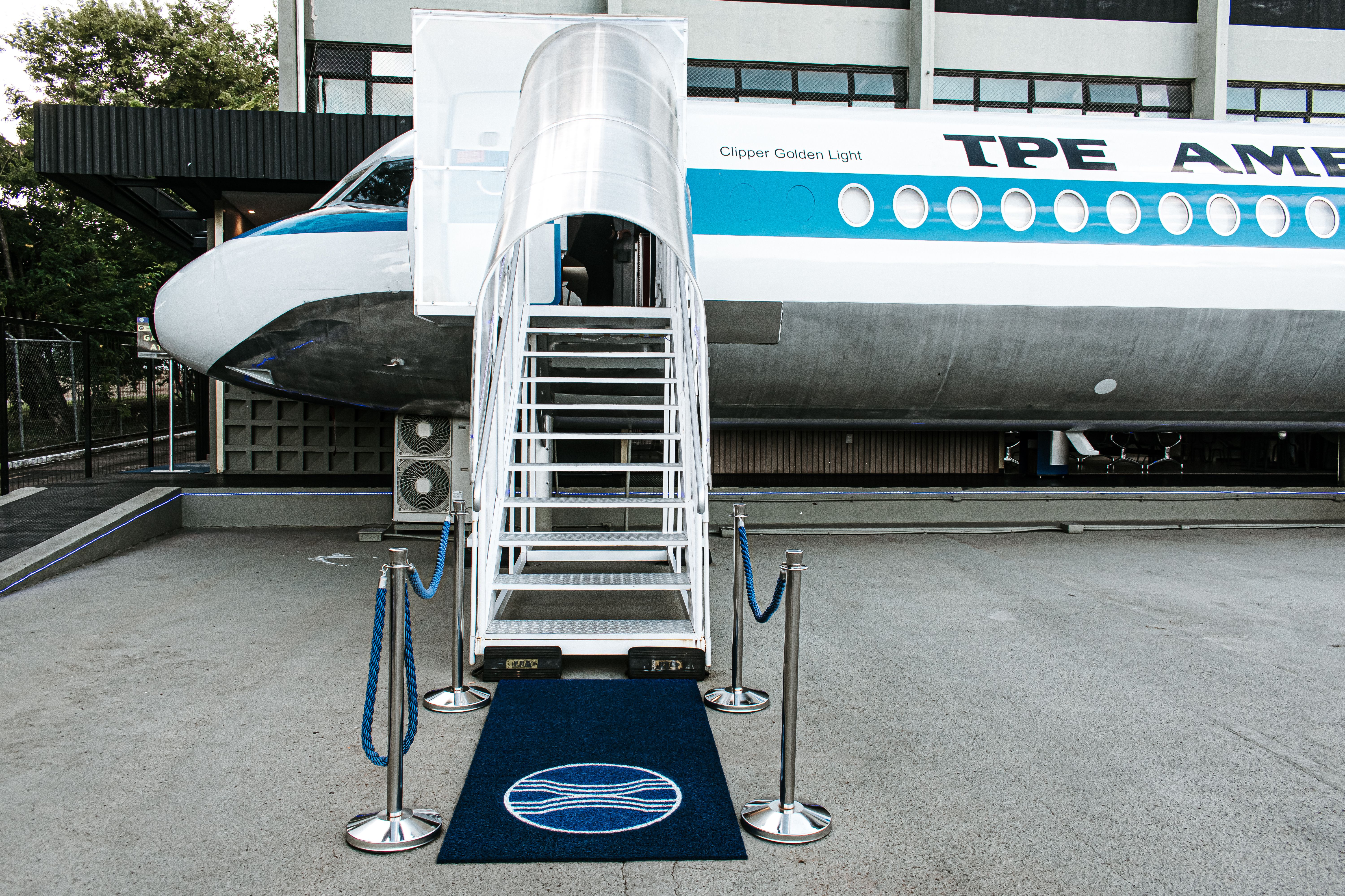 "Flight" Review: The Plane Experience