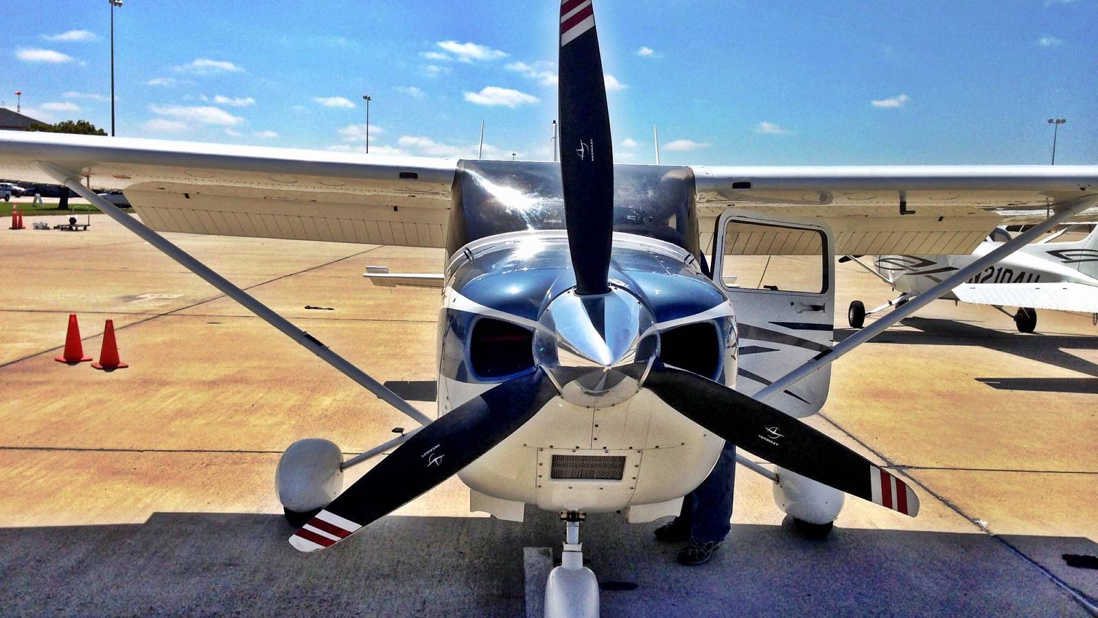 Oops: Red Bull's Pilot Swap Stunt Fails