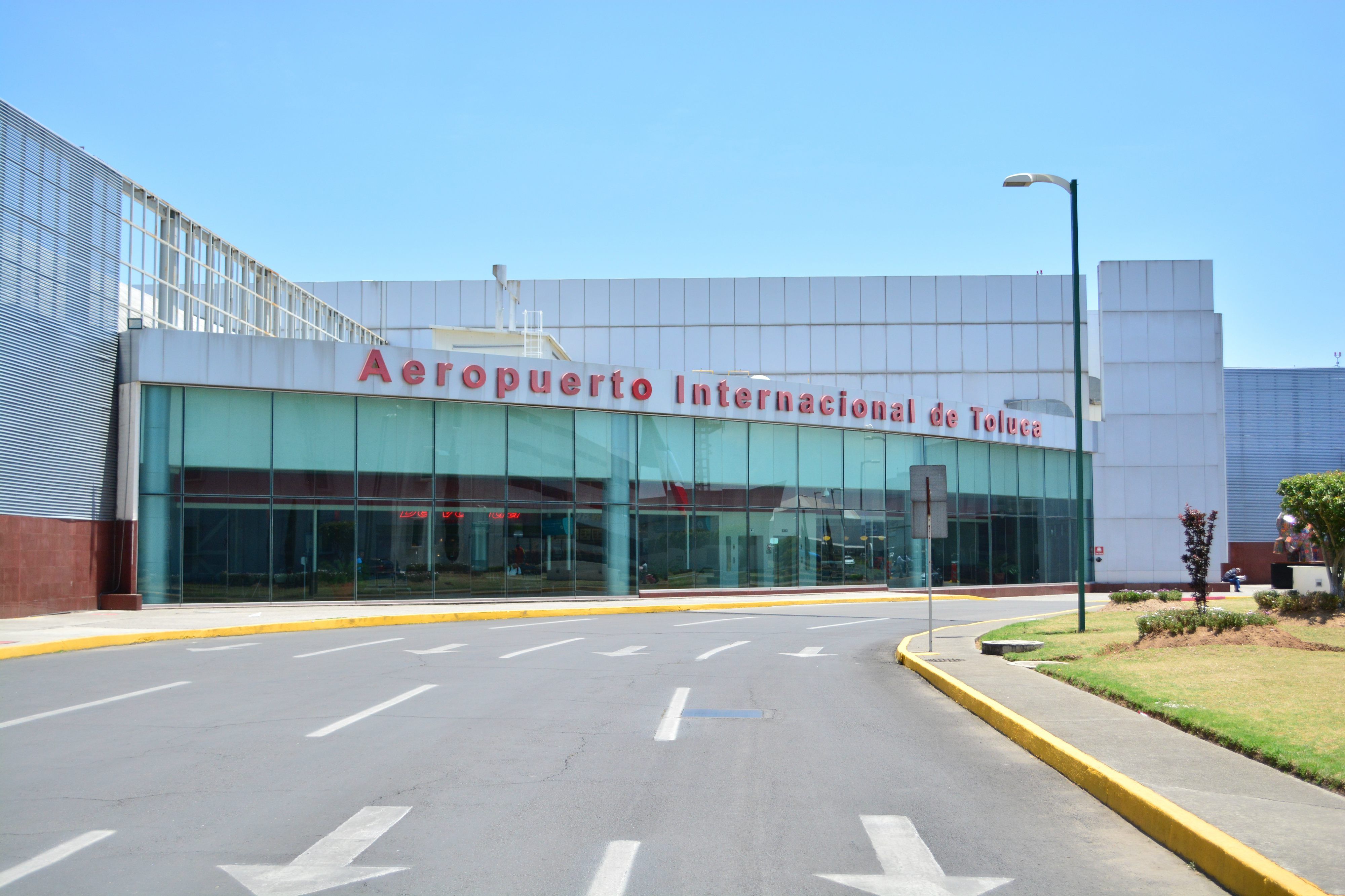Meet Mexico City's White Elephant Airport: Toluca International