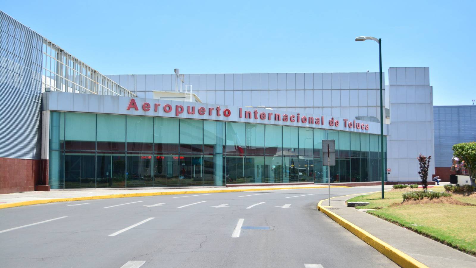Meet Mexico City's White Elephant Airport: Toluca International