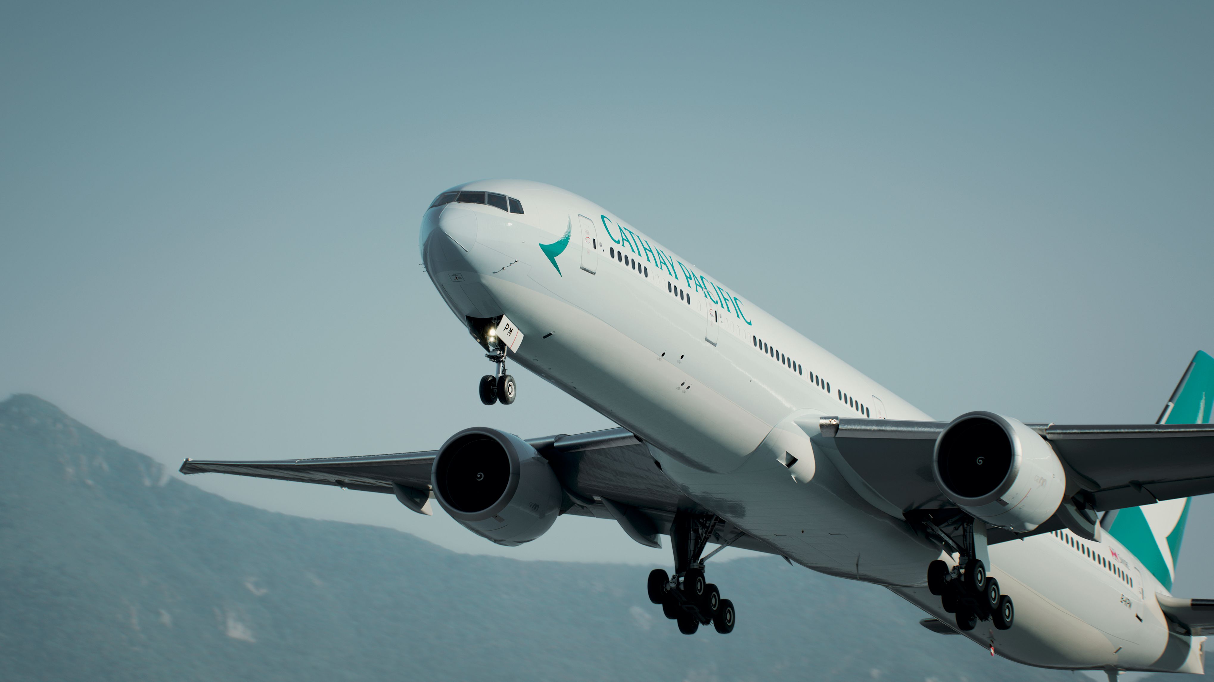 Cathay Pacific Increases Senior Pilot's Pay To Slow Resignation Rate