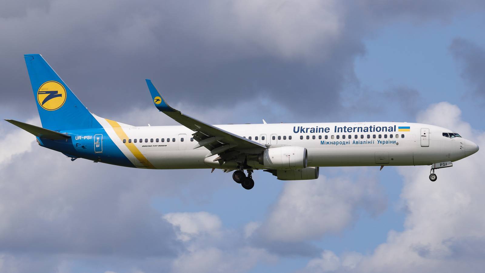 airBaltic Wet Leases Ukraine International Airlines Boeing 737