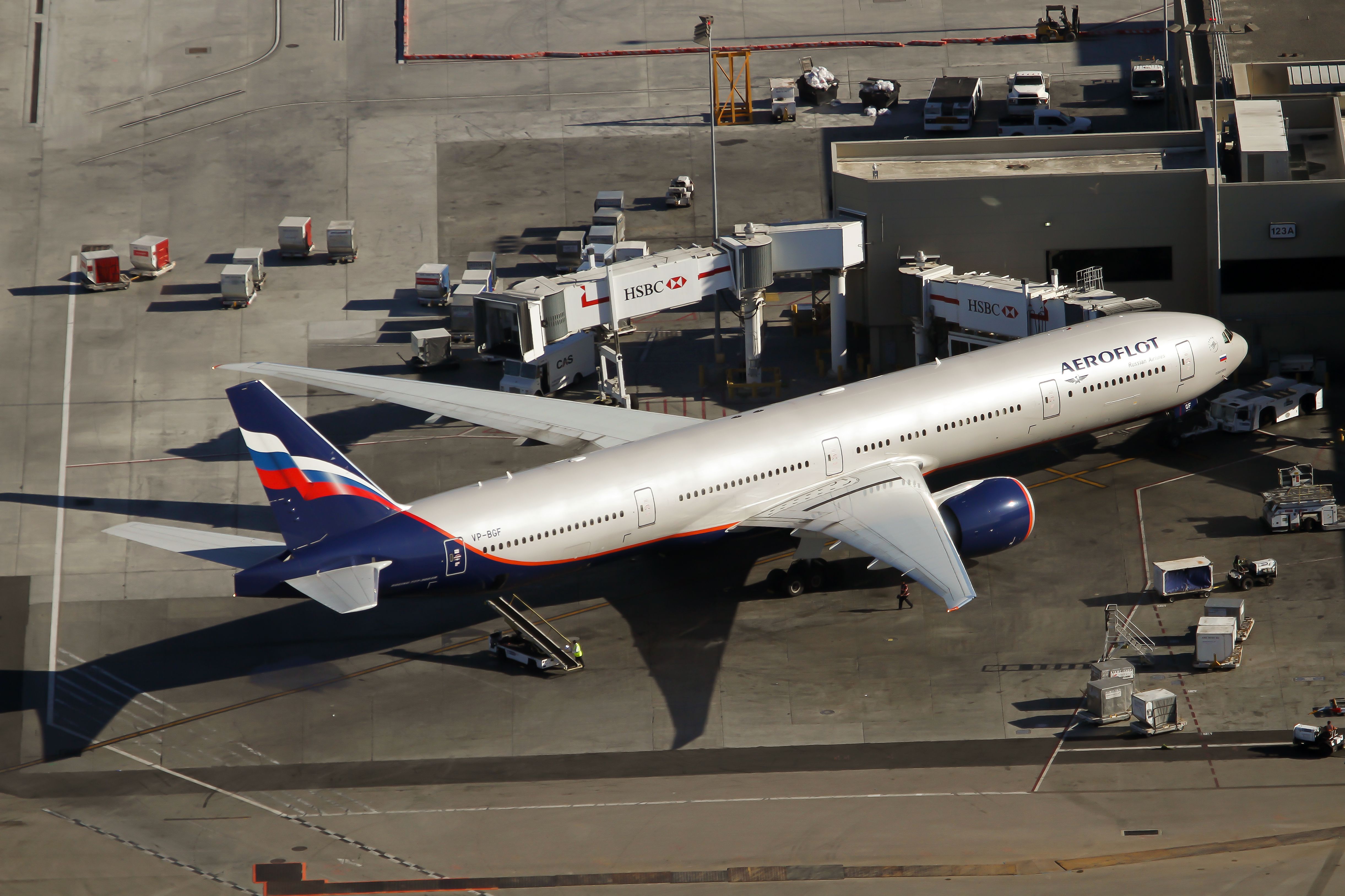 Britain Blocks Russian Airlines From Selling Landing Slots Worth £50 Million