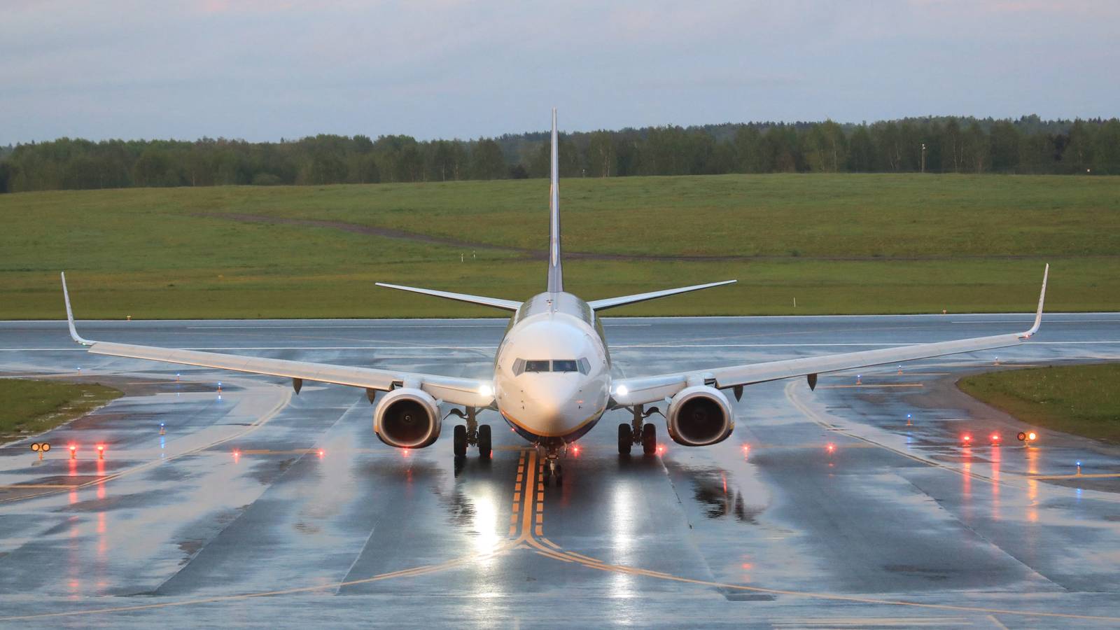 Where Are An Aircraft's Safest Seats?