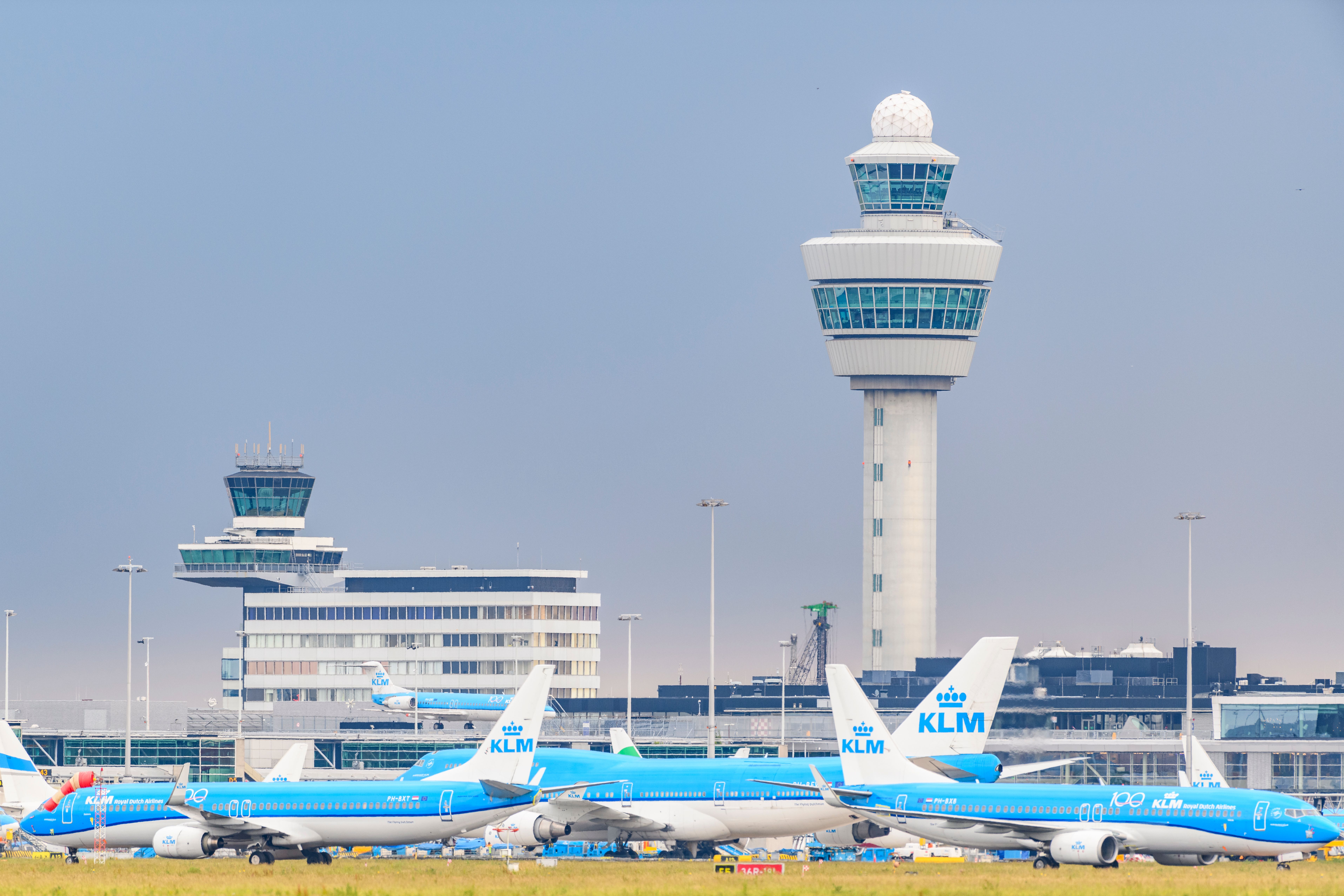 Amsterdam Schiphol To Limit Passenger Numbers This Summer