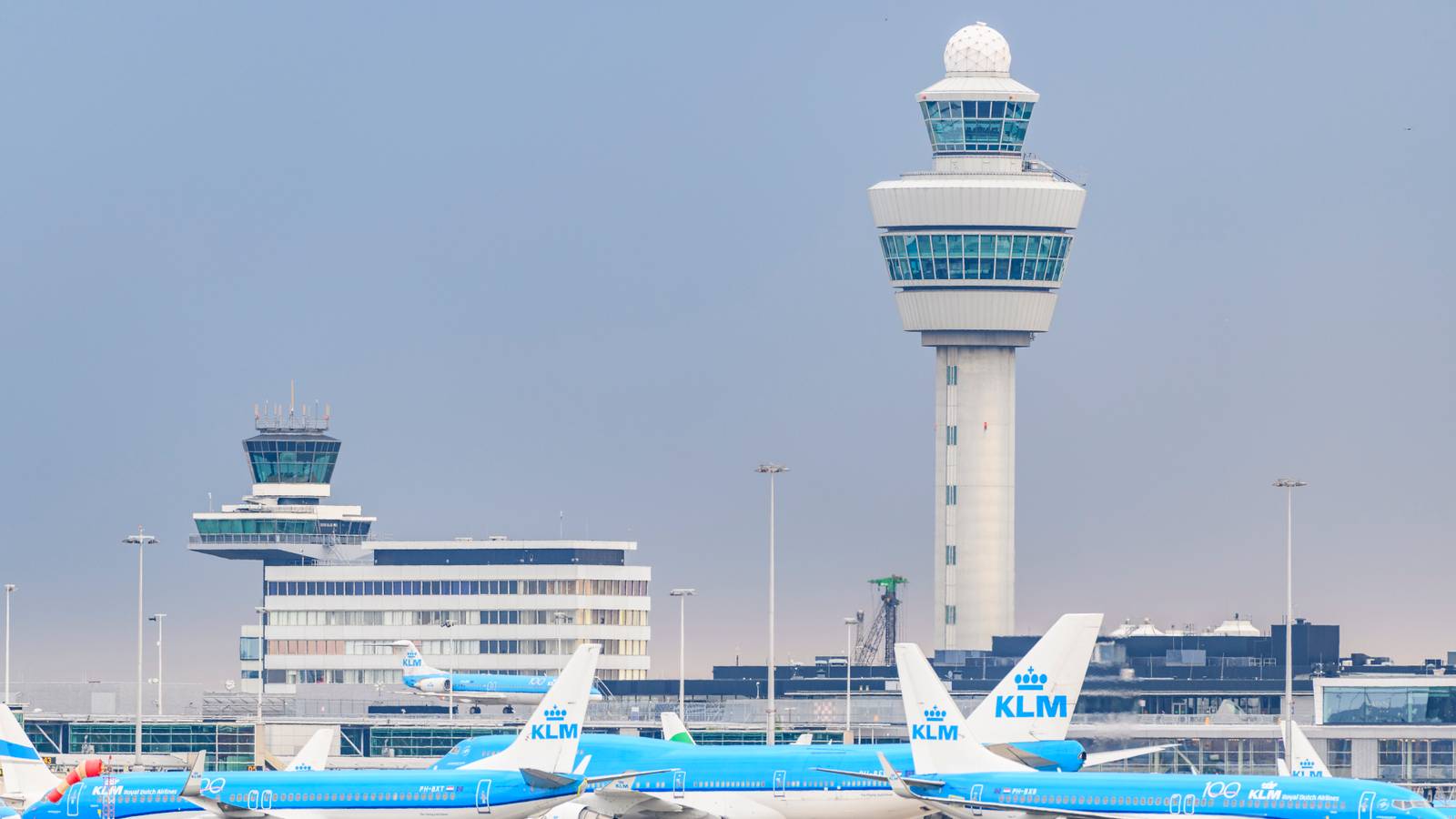 Amsterdam Schiphol To Limit Passenger Numbers This Summer