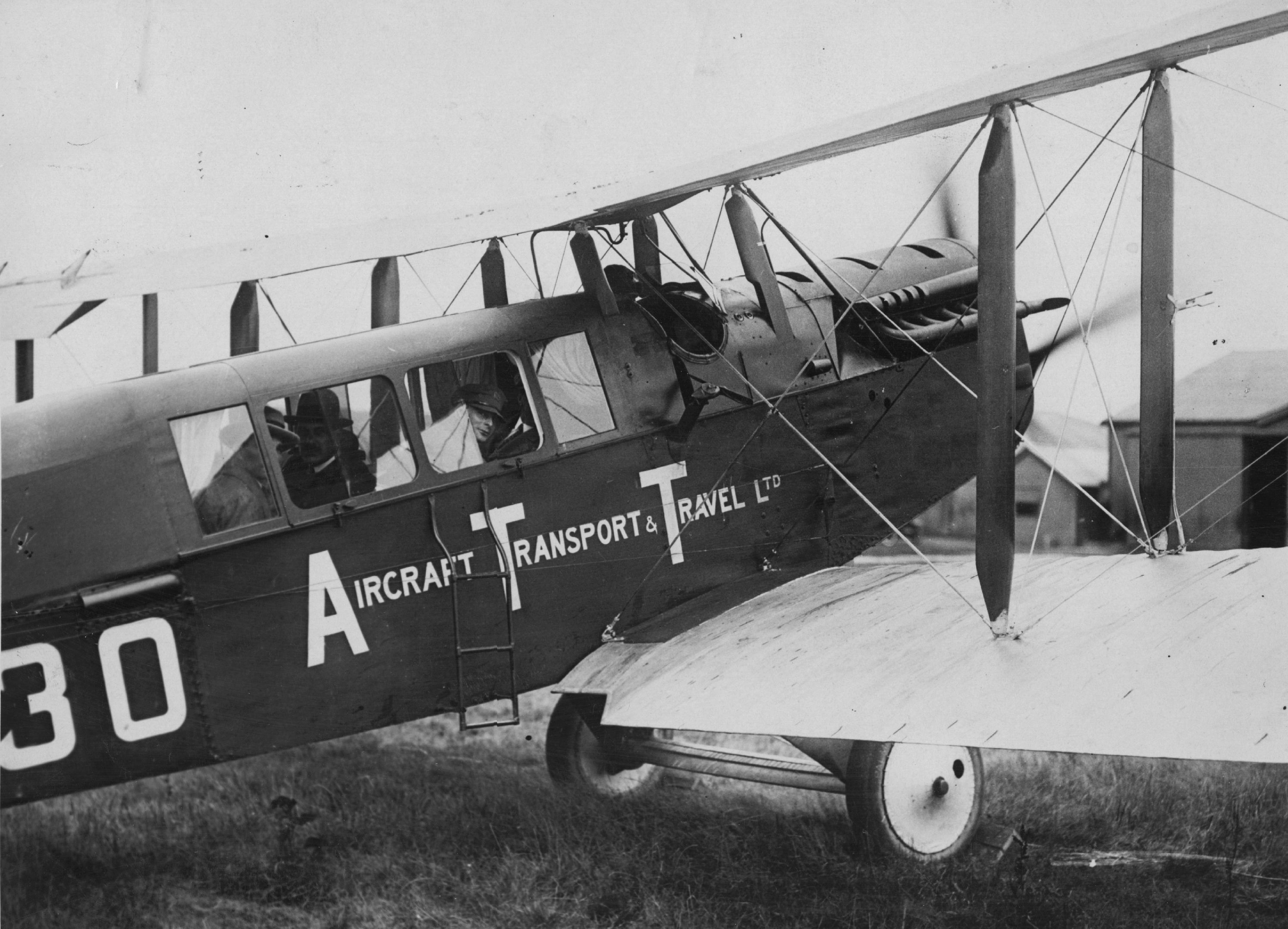 Croydon's Predecessor: The Story Of The Forgotten Hounslow Heath Aerodrome