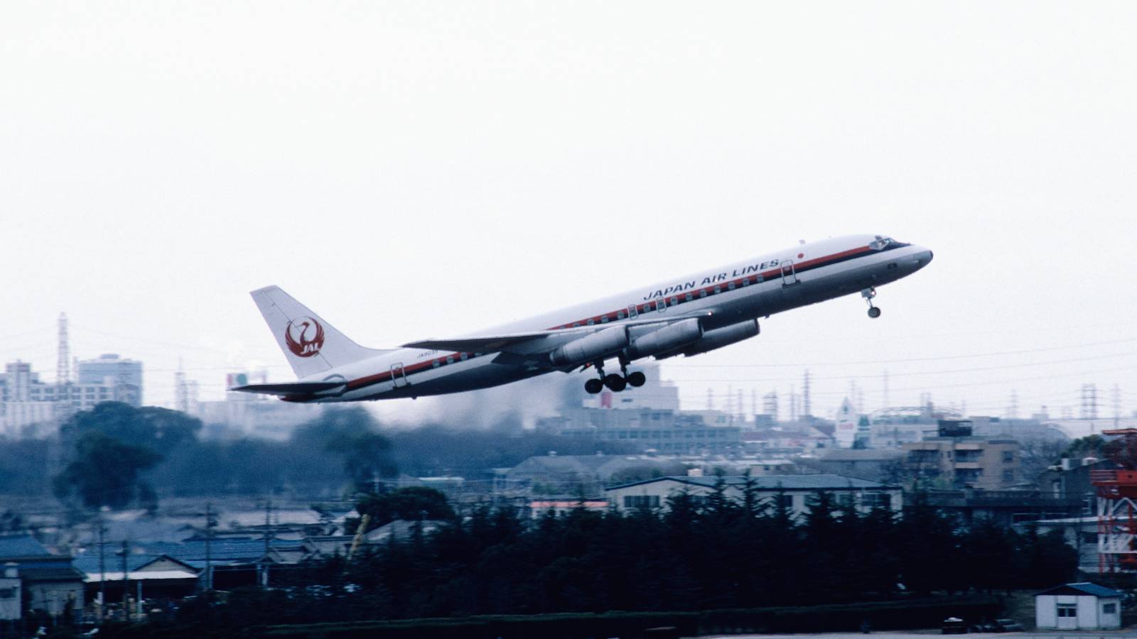 Japan Airlines Flight 2: The DC-8 That Was Able To Fly Again After A Water Landing