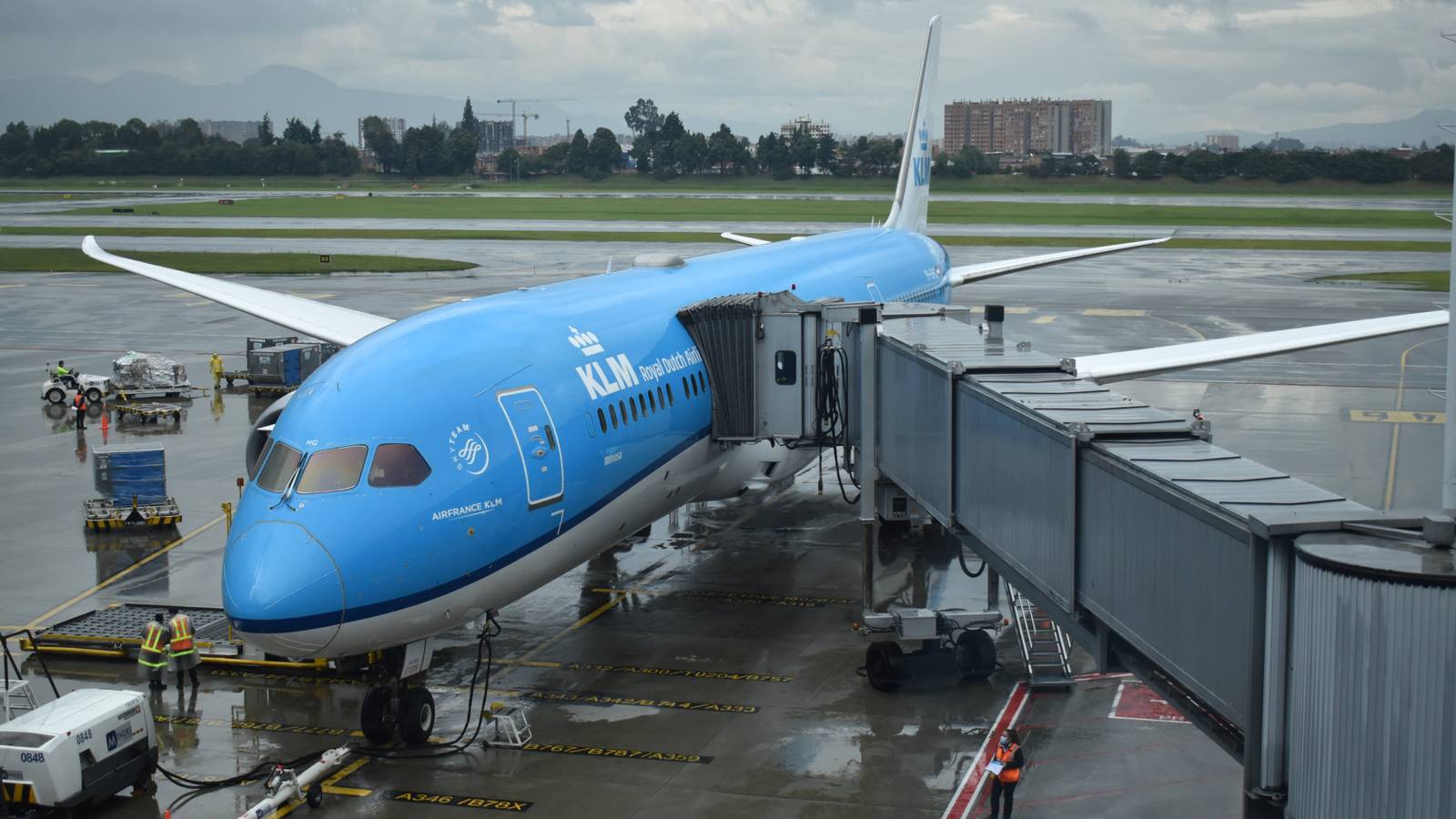 KLM Offsets 100% Of Emissions On Amsterdam-Santiago Flight