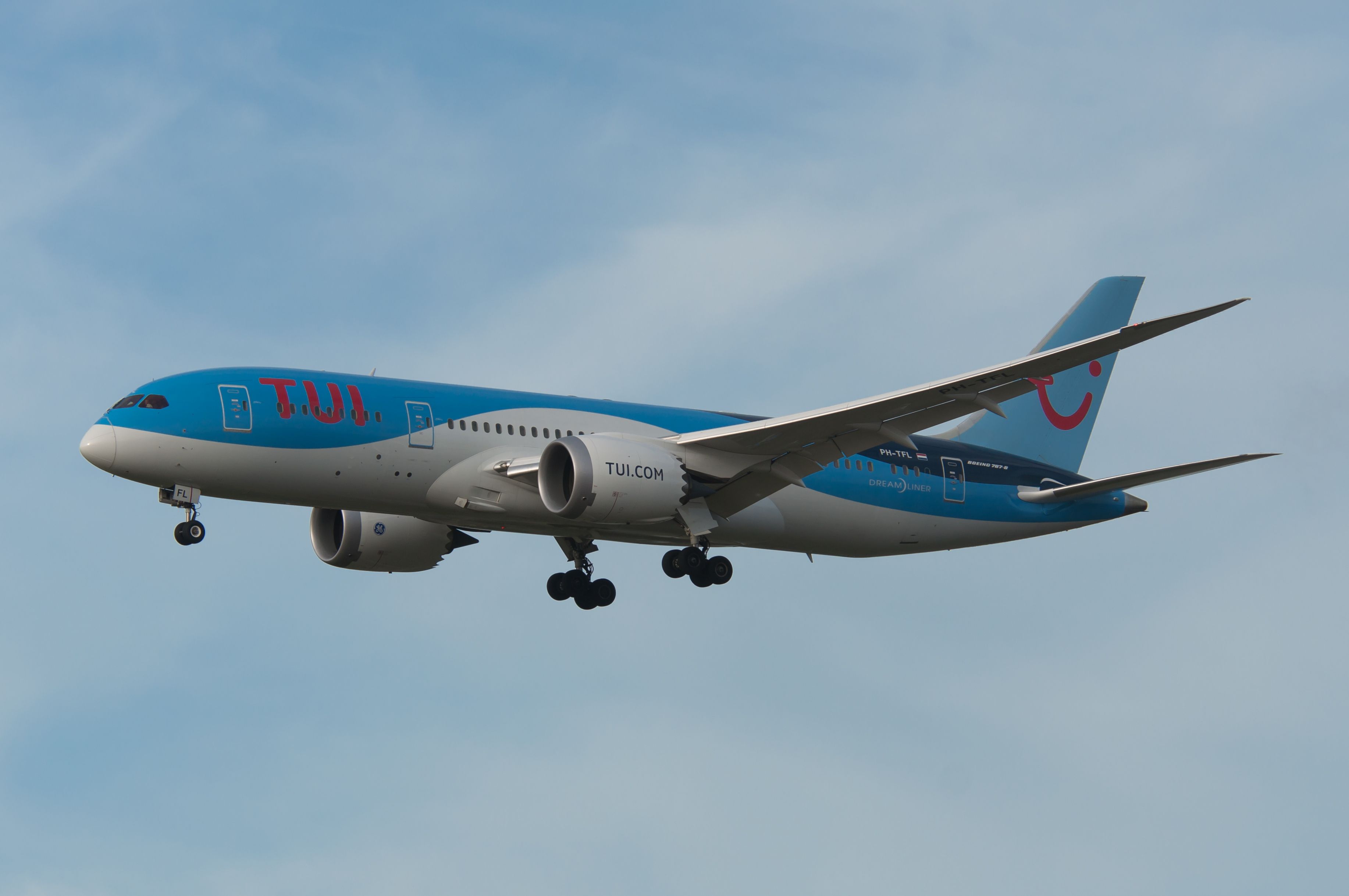 TUI Warns Gatwick Airport Passengers Of Severe Rail Strike Disruptions
