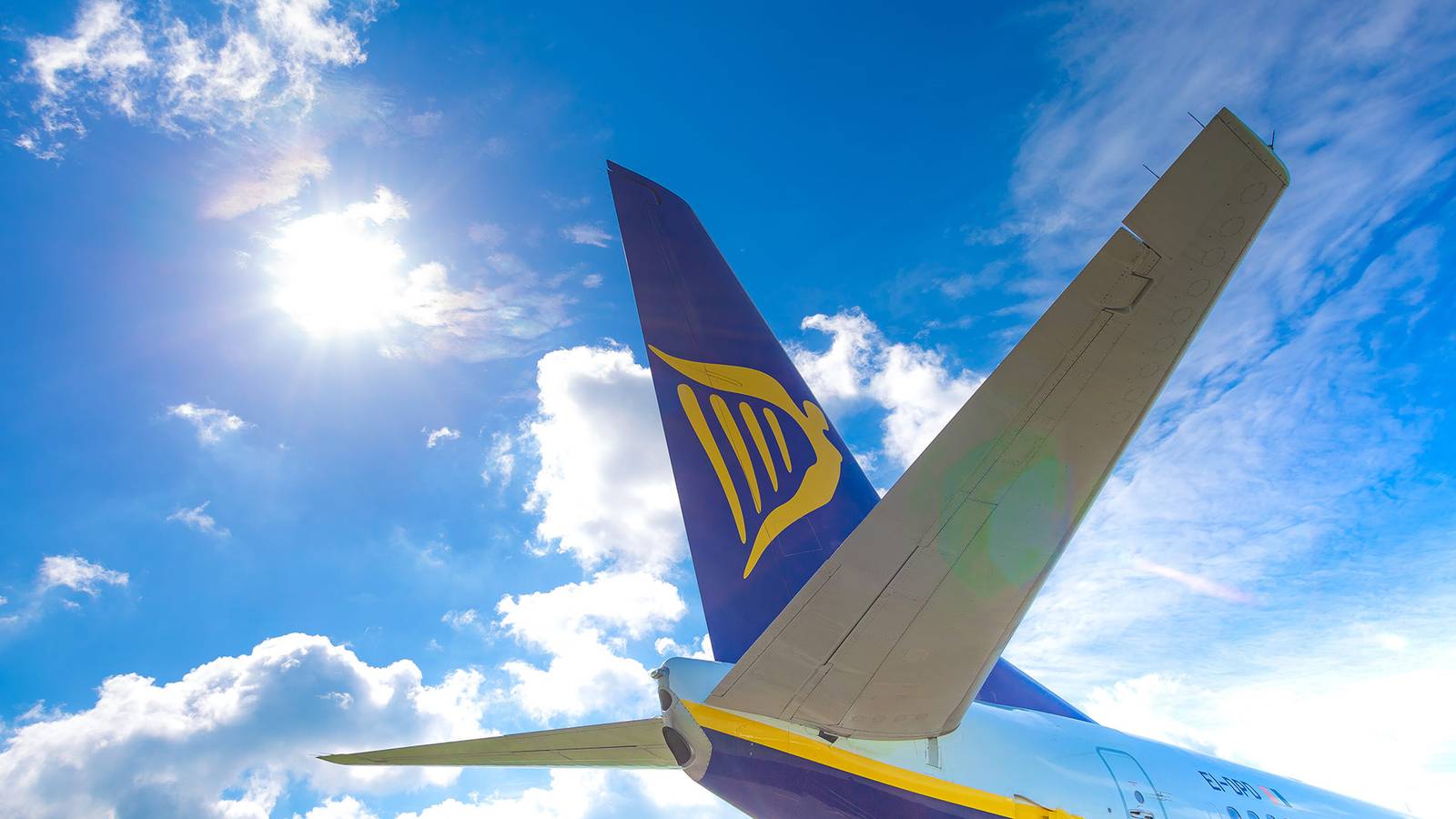 Oops: Car Tries To Drive Under Ryanair Boeing 737 & Fails