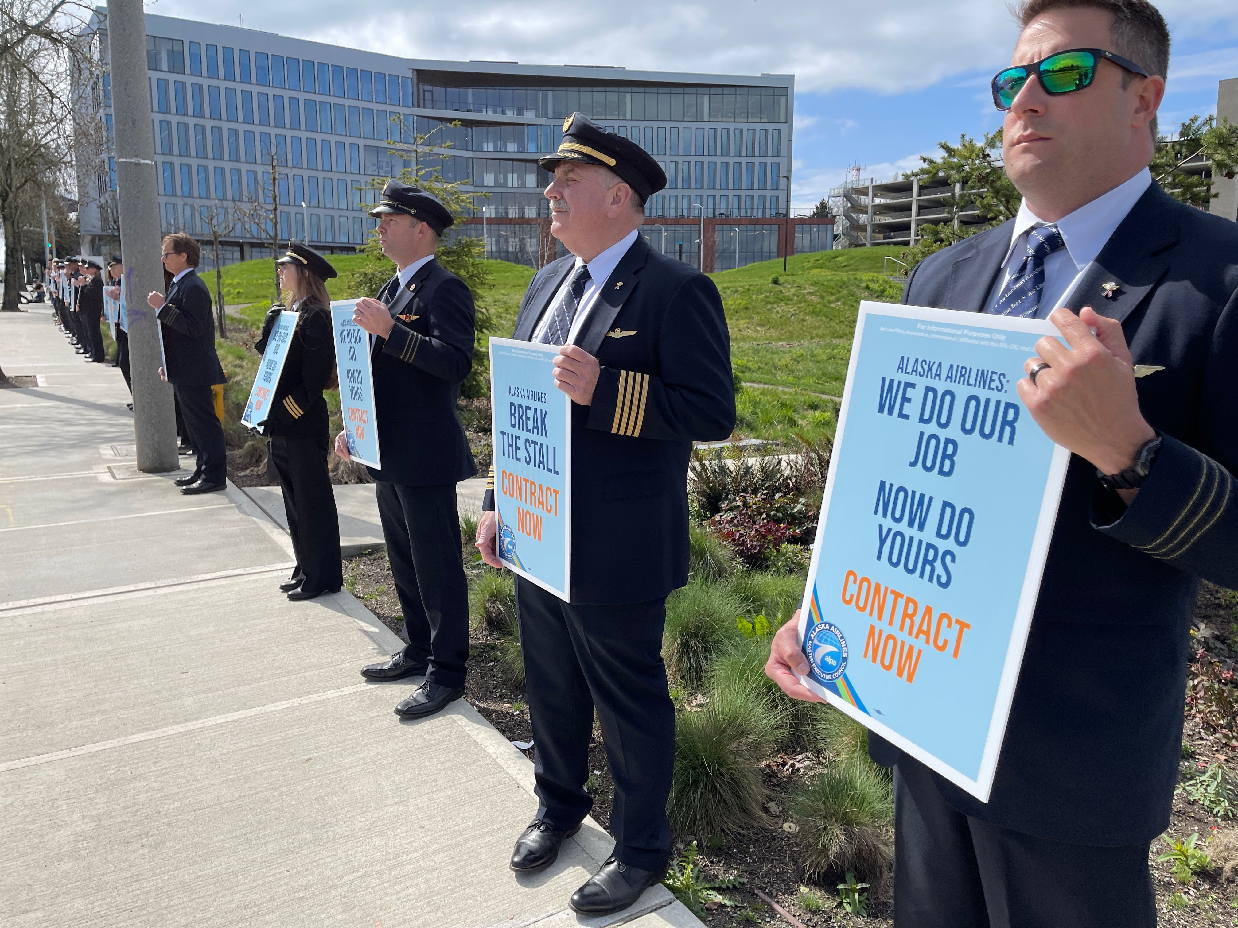 A Look At How Airline Labor Negotiations Are Carried Out