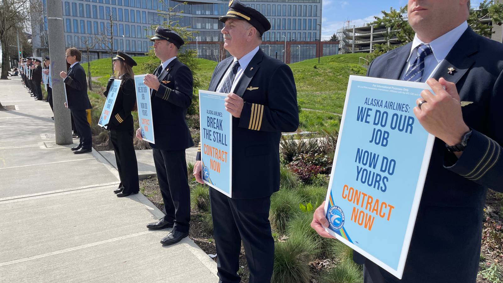A Look At How Airline Labor Negotiations Are Carried Out