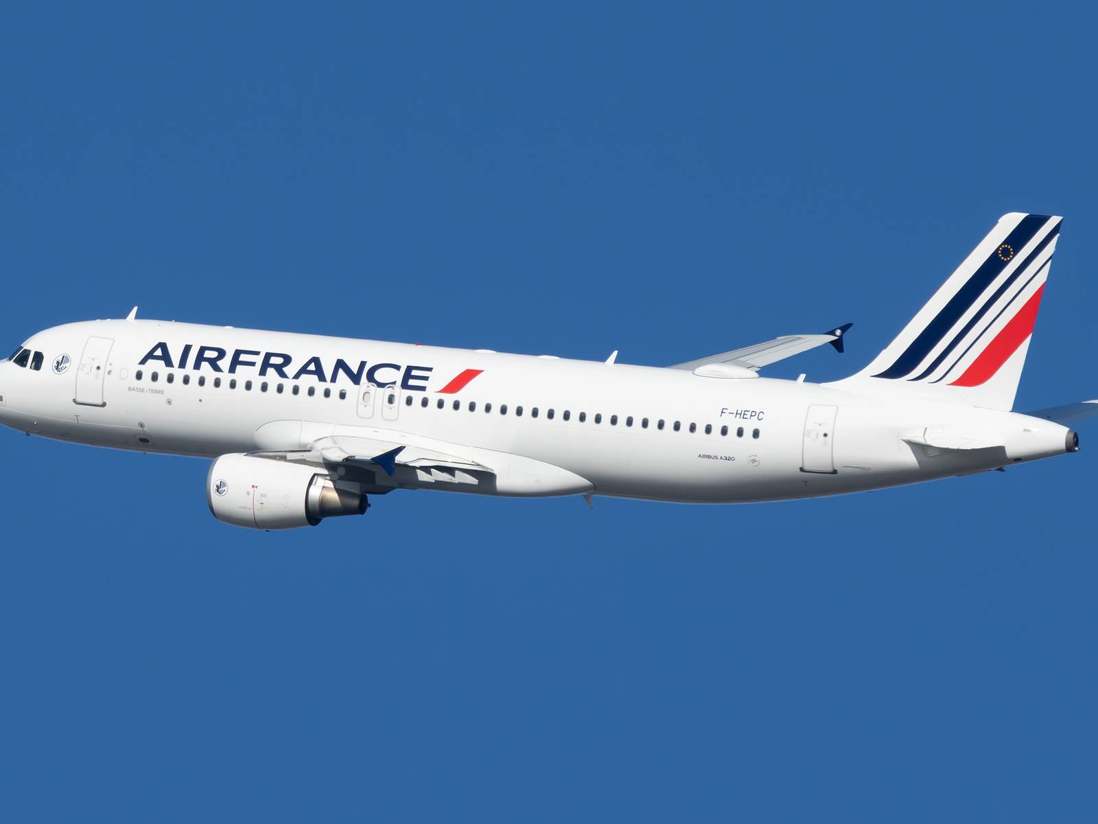 One Person Injured After E-Cigarette Fire On Air France Airbus A320