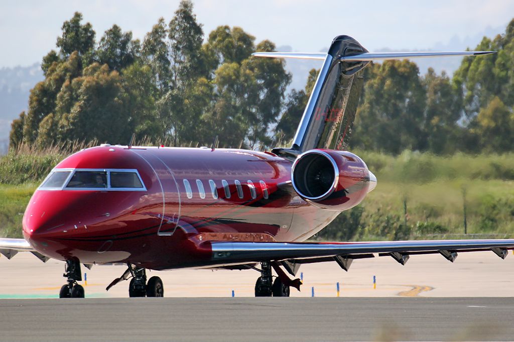 Do Private Jet Cabin Crew Get Paid More Than Commercial?