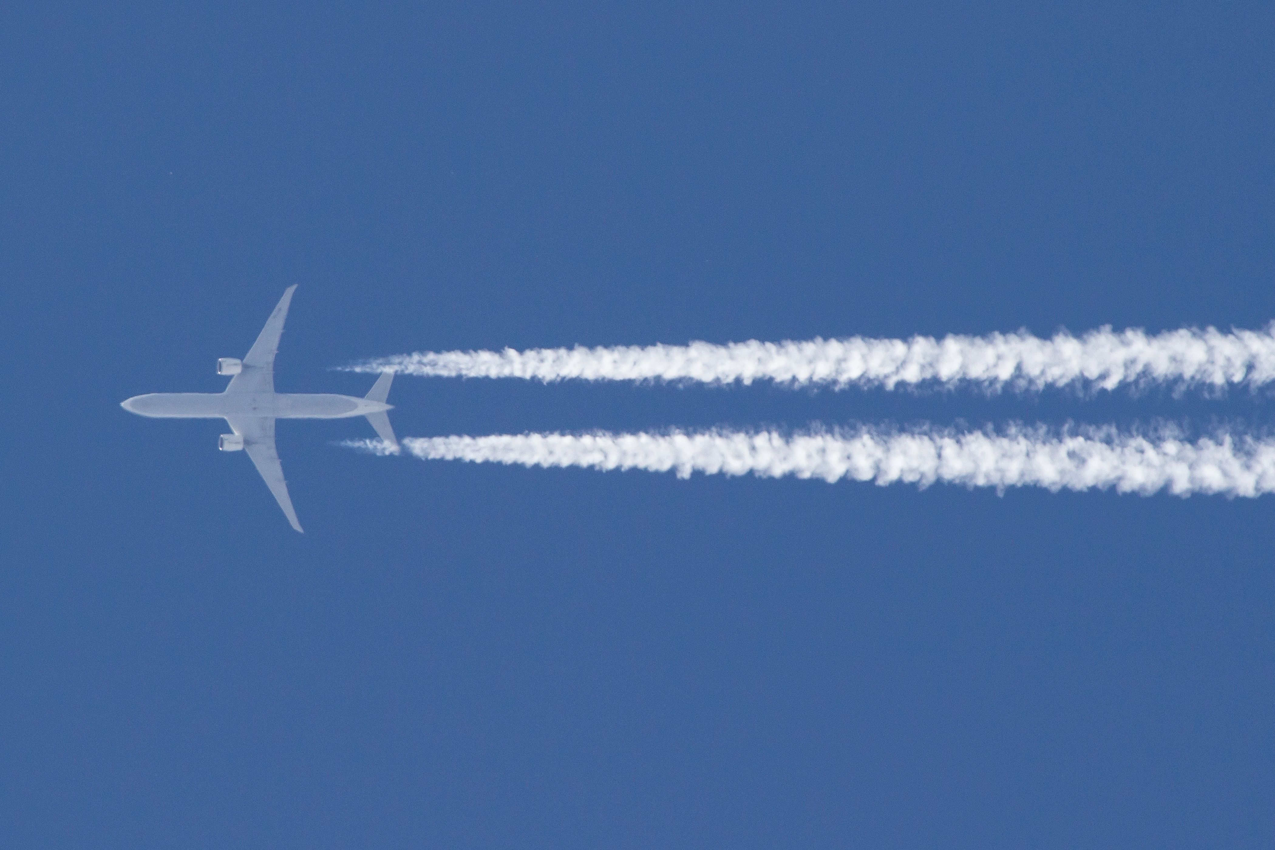 Why Some Carriers Are Doing Away With Inflight Magazines