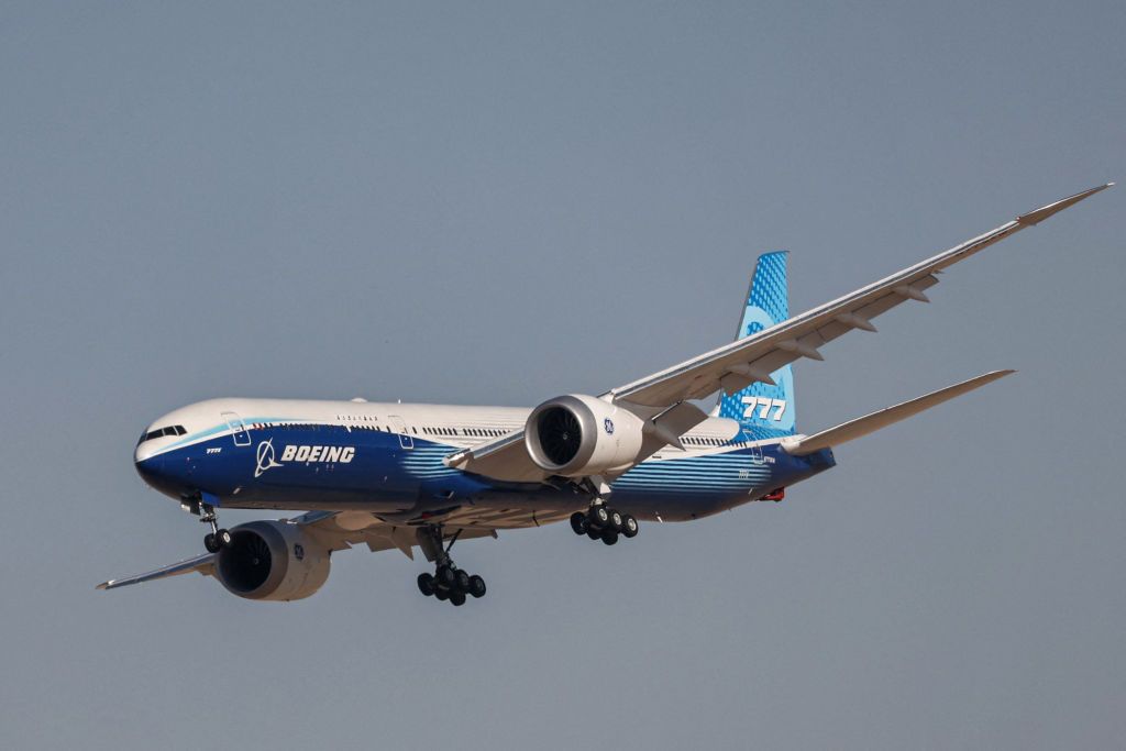 ALC's Chairman Warns Boeing 777X Delays Could Put Program At Risk