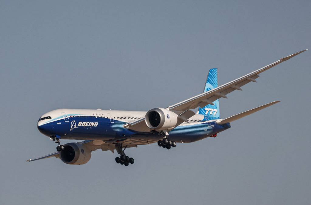 ALC's Chairman Warns Boeing 777X Delays Could Put Program At Risk