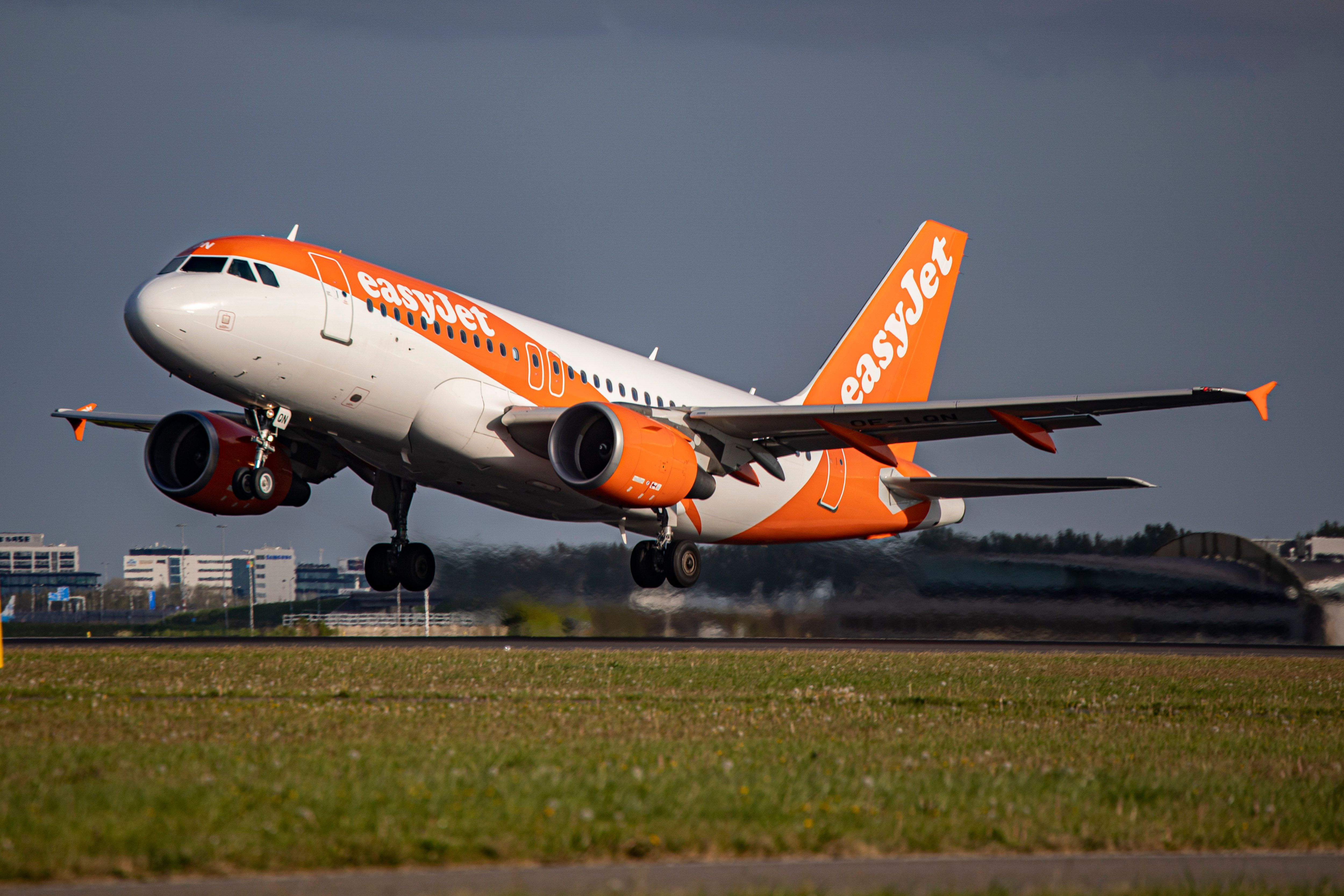 easyJet Reducing Aircraft Capacity To Meet Crew Shortages